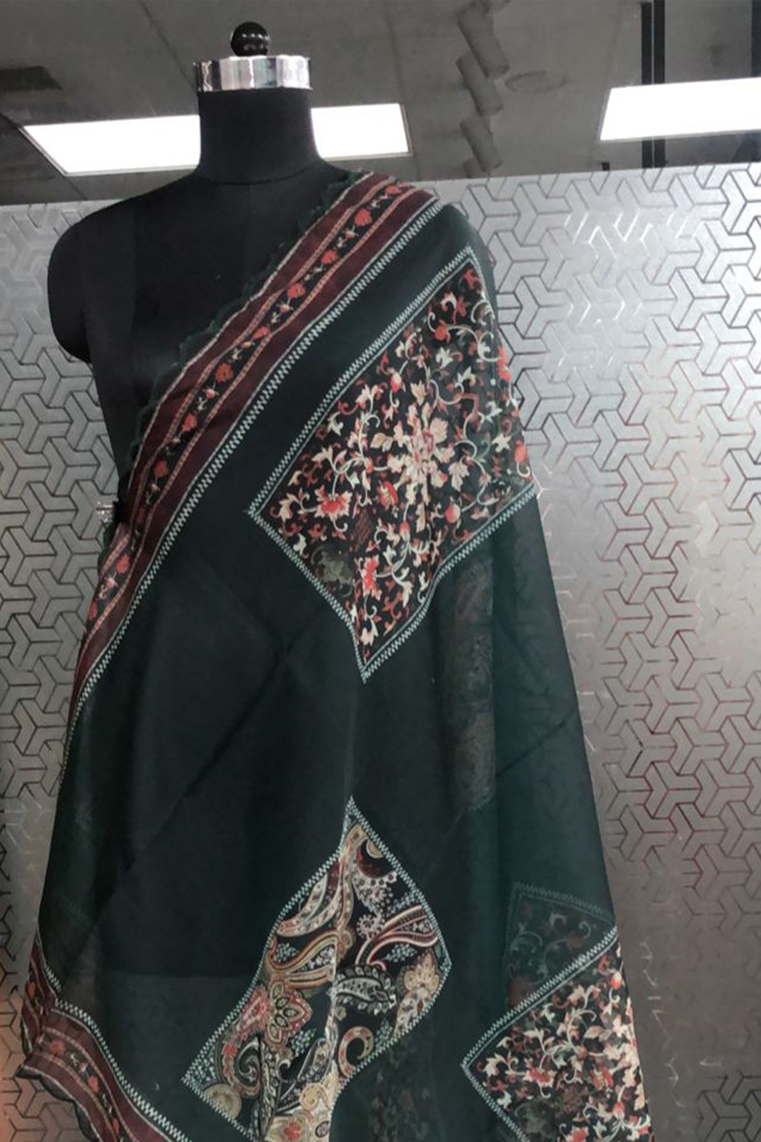 HK_LP50Dupatta/HK_LP50_D.jpg