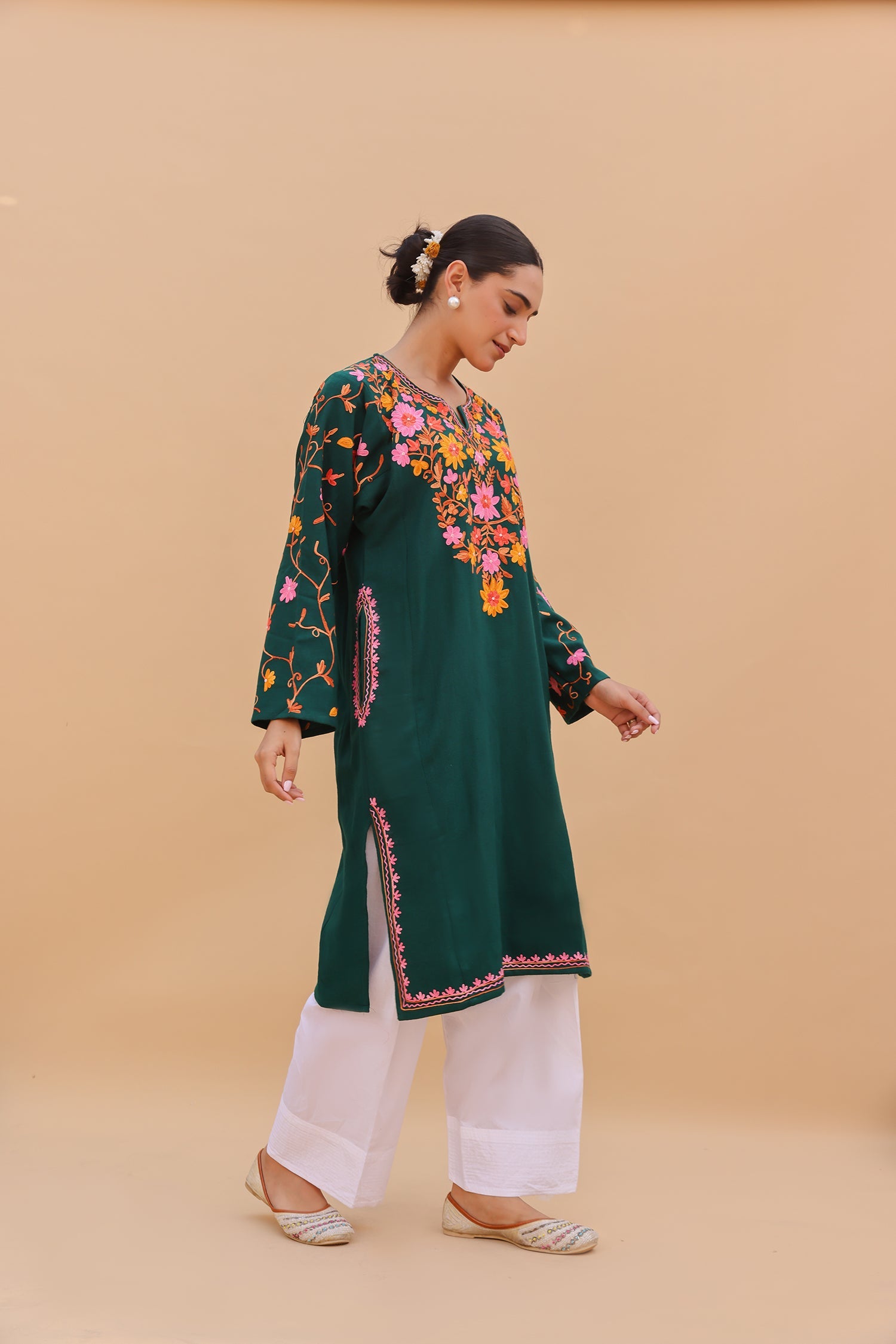 Woolen Phiran in Kashmiri Aari Embroidery - Green