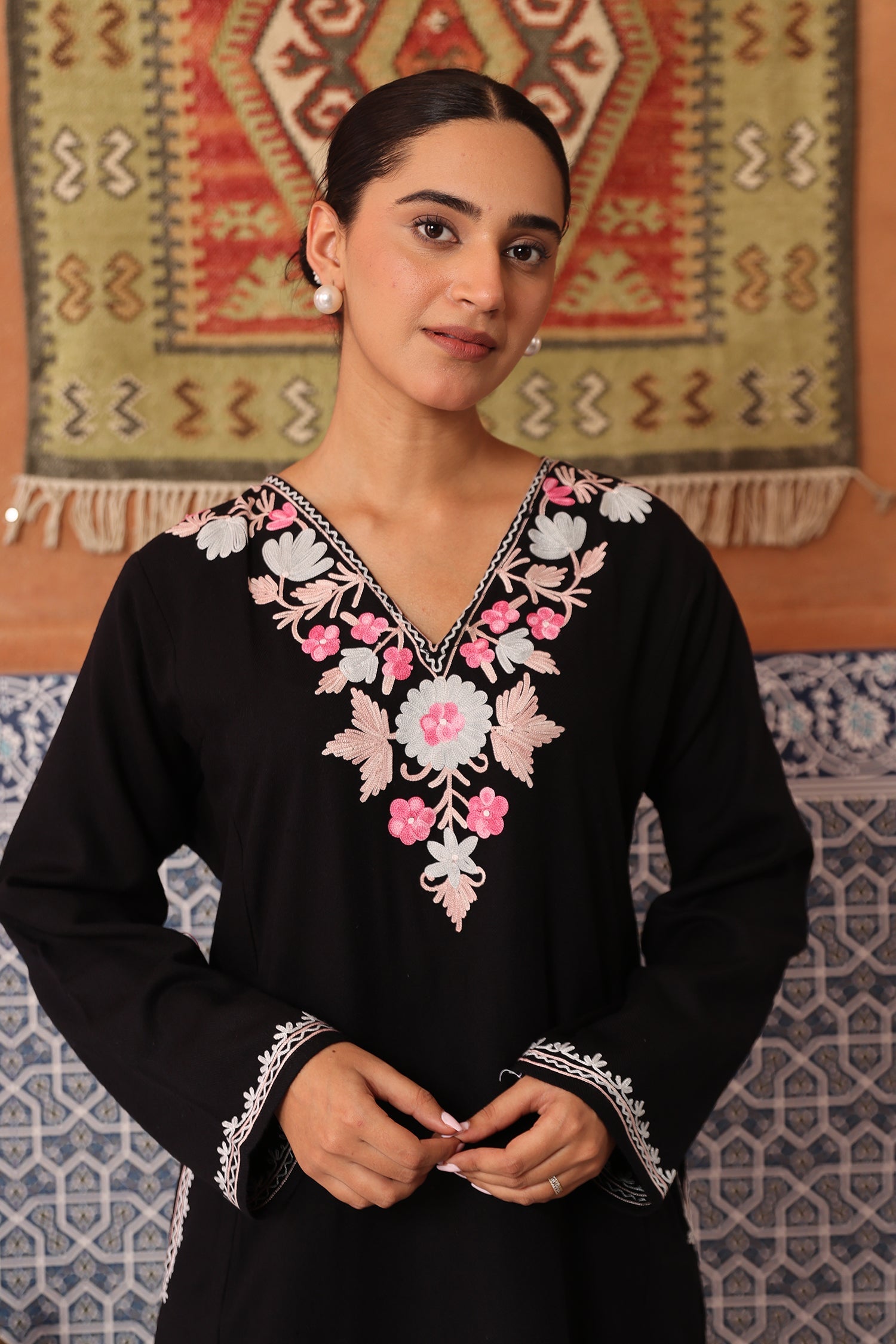 Woolen Phiran in Kashmiri Aari Embroidery - Black