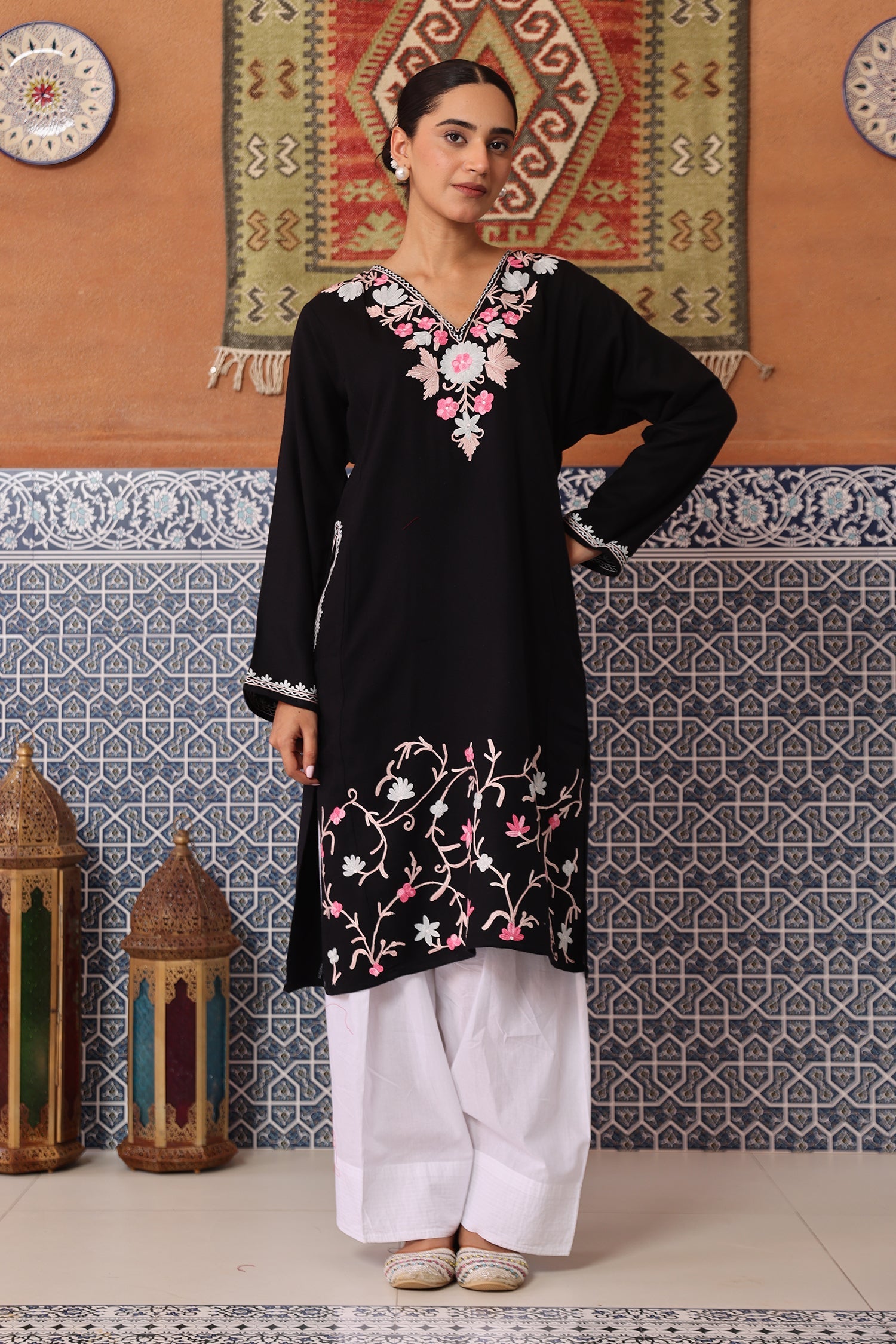 Woolen Phiran in Kashmiri Aari Embroidery - Black