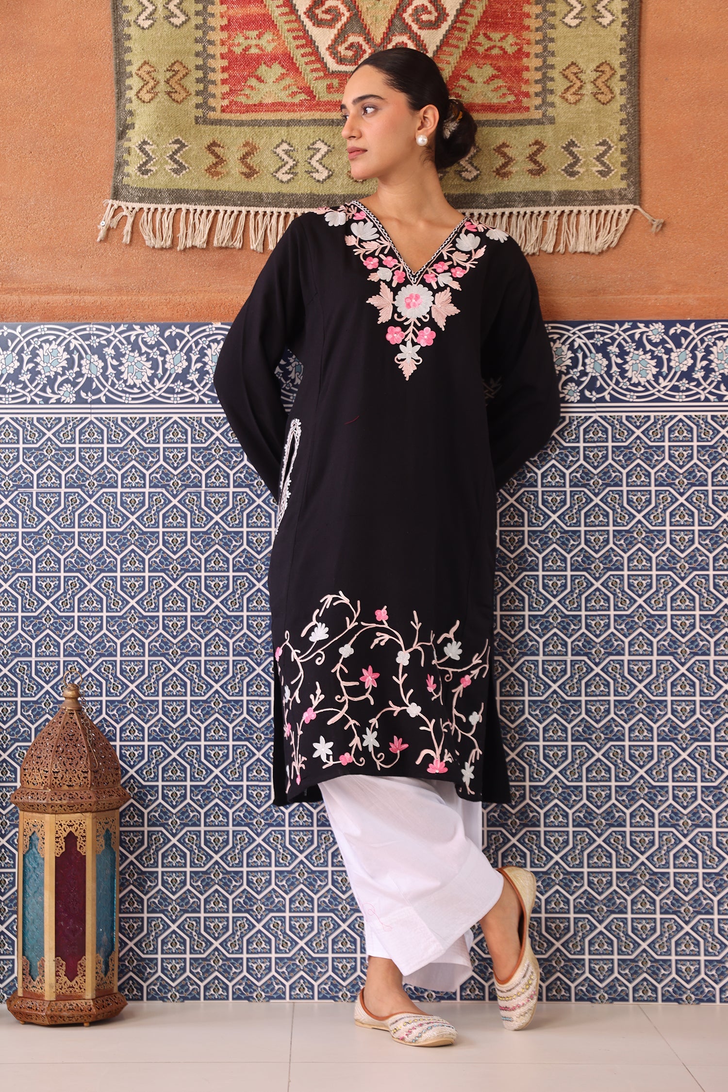 Woolen Phiran in Kashmiri Aari Embroidery - Black