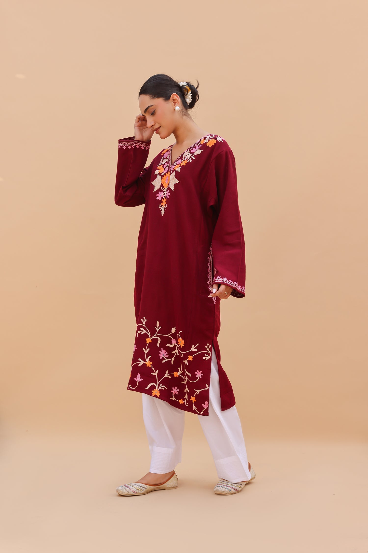 Woolen Phiran in Kashmiri Aari Embroidery - Maroon