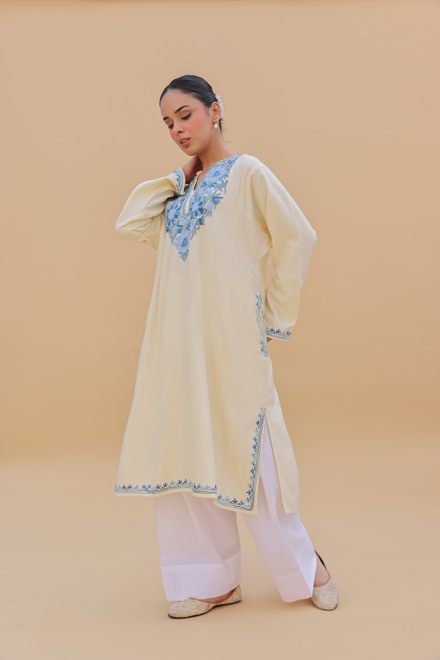 Woolen Phiran in Kashmiri Aari Embroidery - White