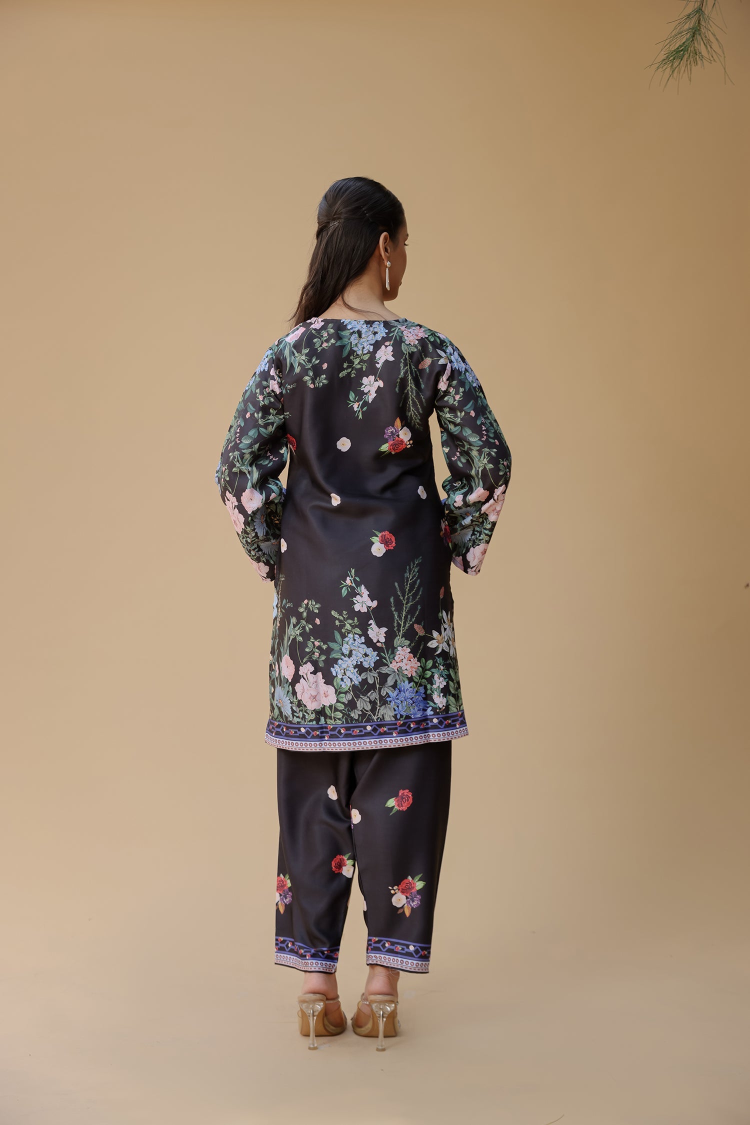 Pashmina Printkari Coord Set with Straight Bottoms – Black Floral