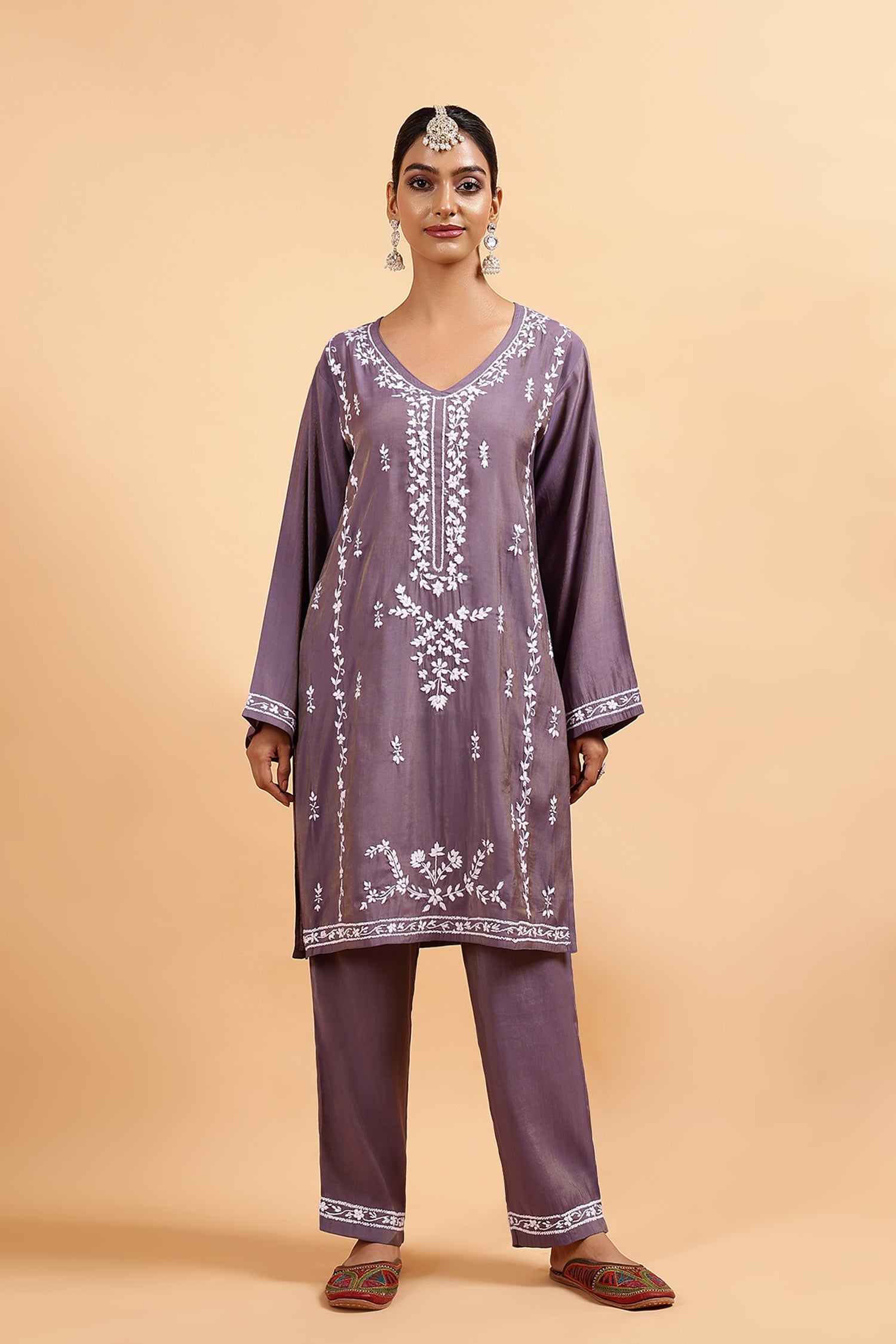 Chikankari Kurta Set in Viscose – Lilac
