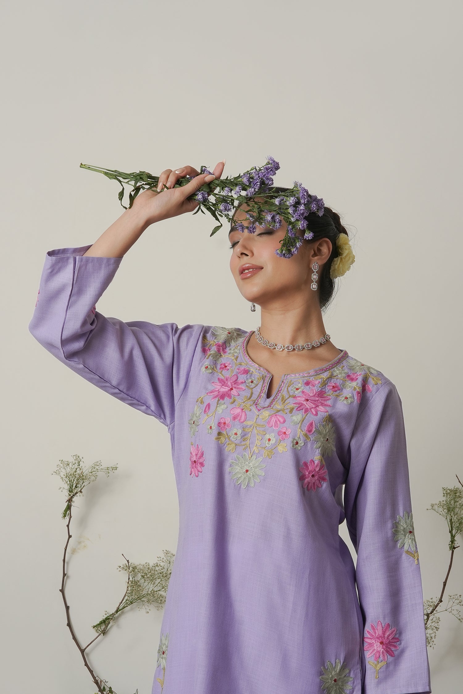 Kashmiri Aari Work Long Kurta – Lavender