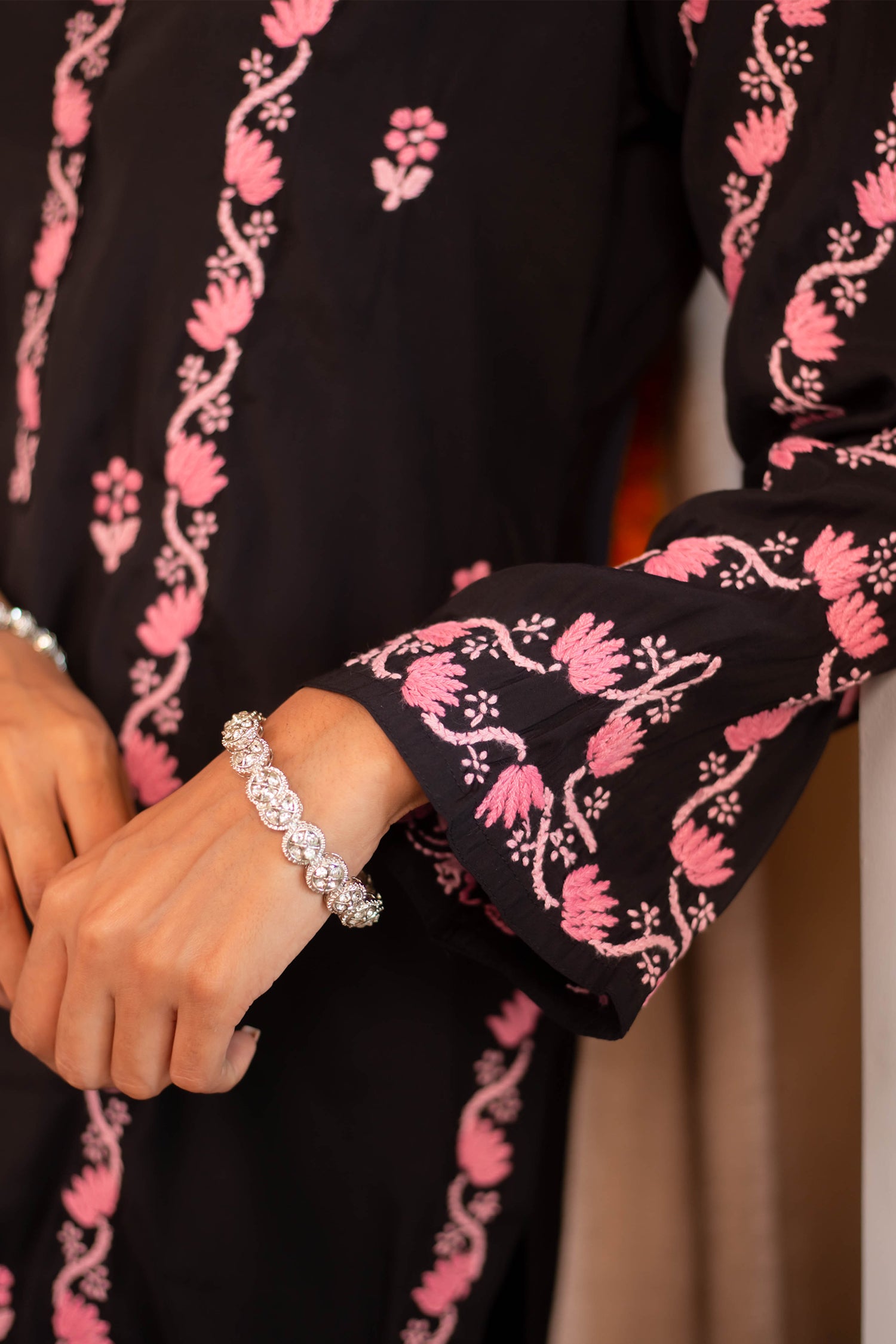 Saba Chikankari Long Kurta In Muslin - Black