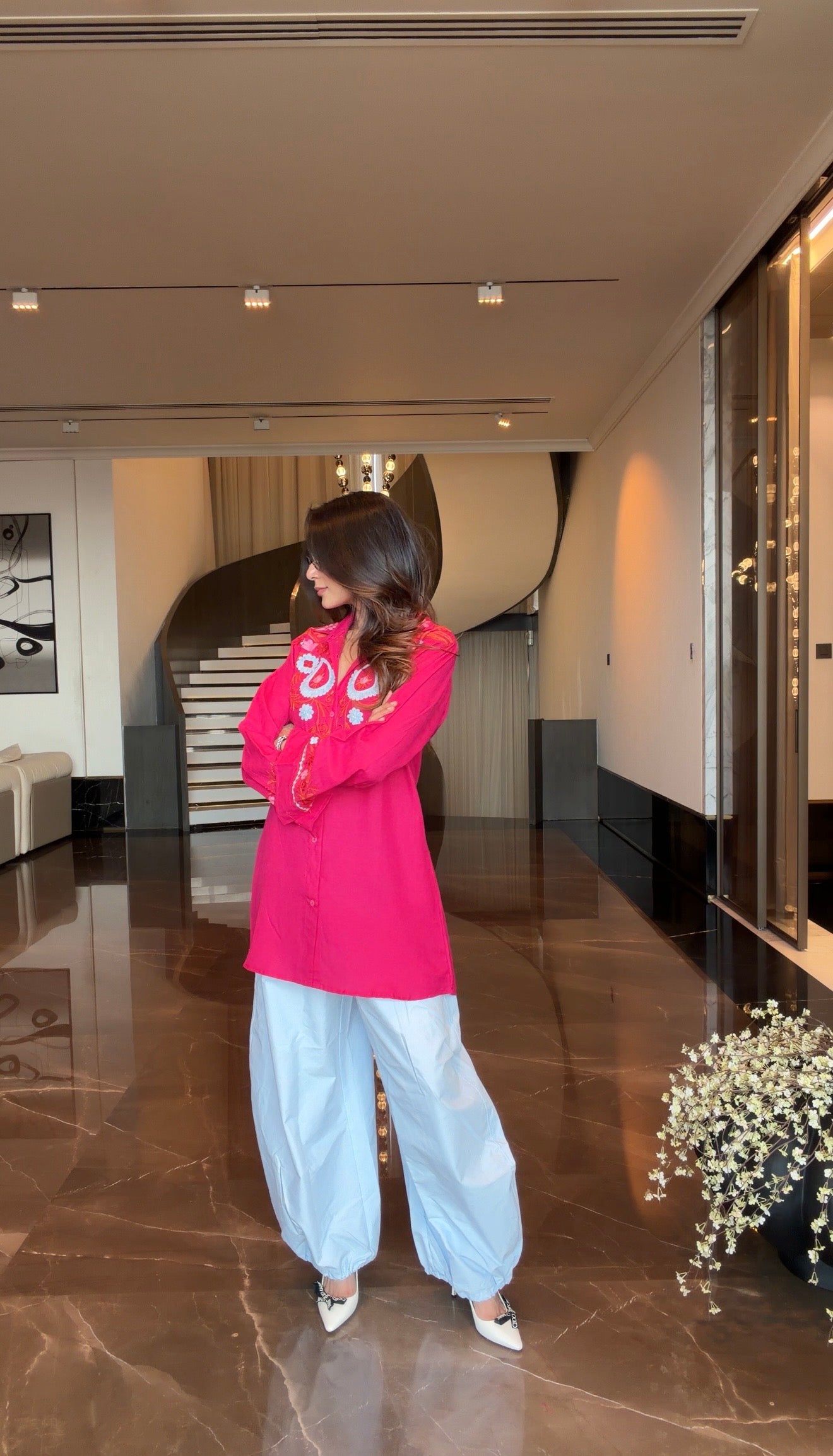 Sonali In Cotton Kashmiri Aari Shirt - Pink
