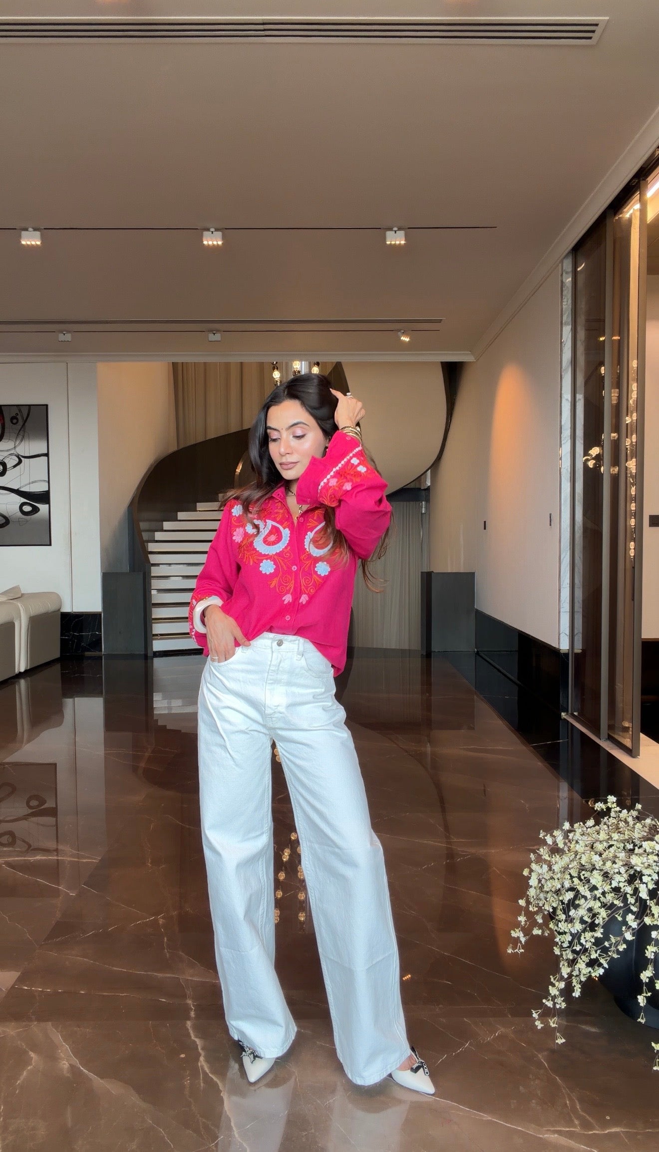 Sonali In Cotton Kashmiri Aari Shirt - Pink