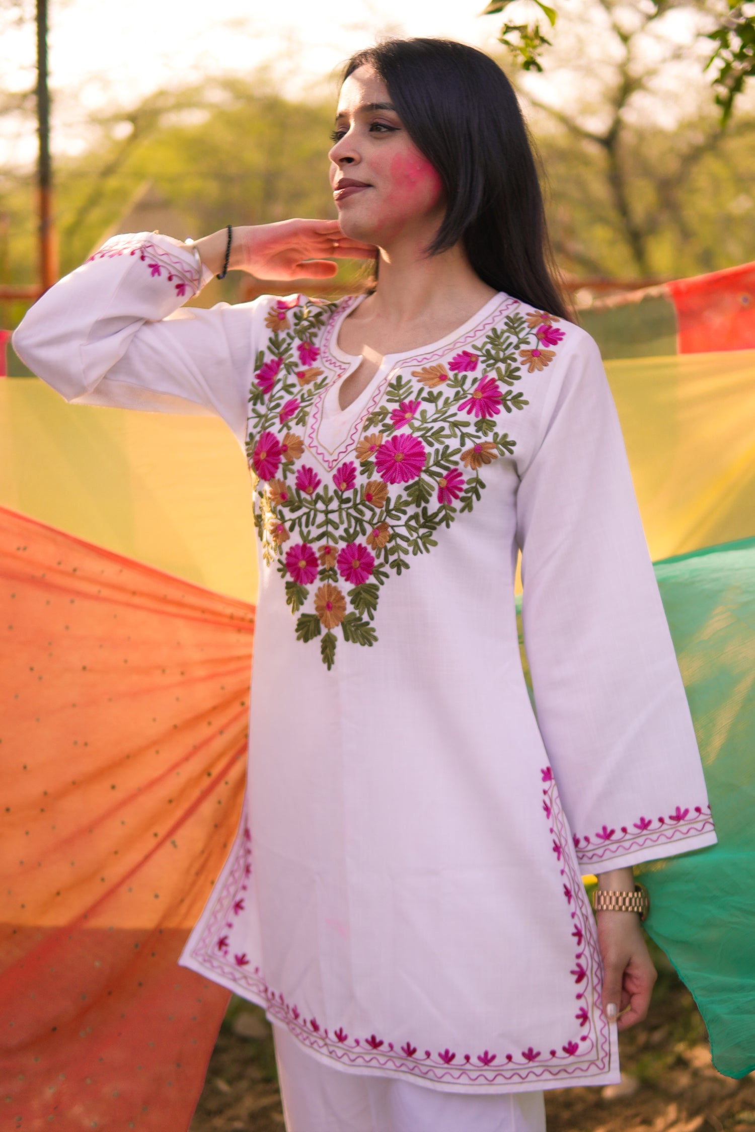 Kashmiri Aari Work Cotton Short Kurta – White