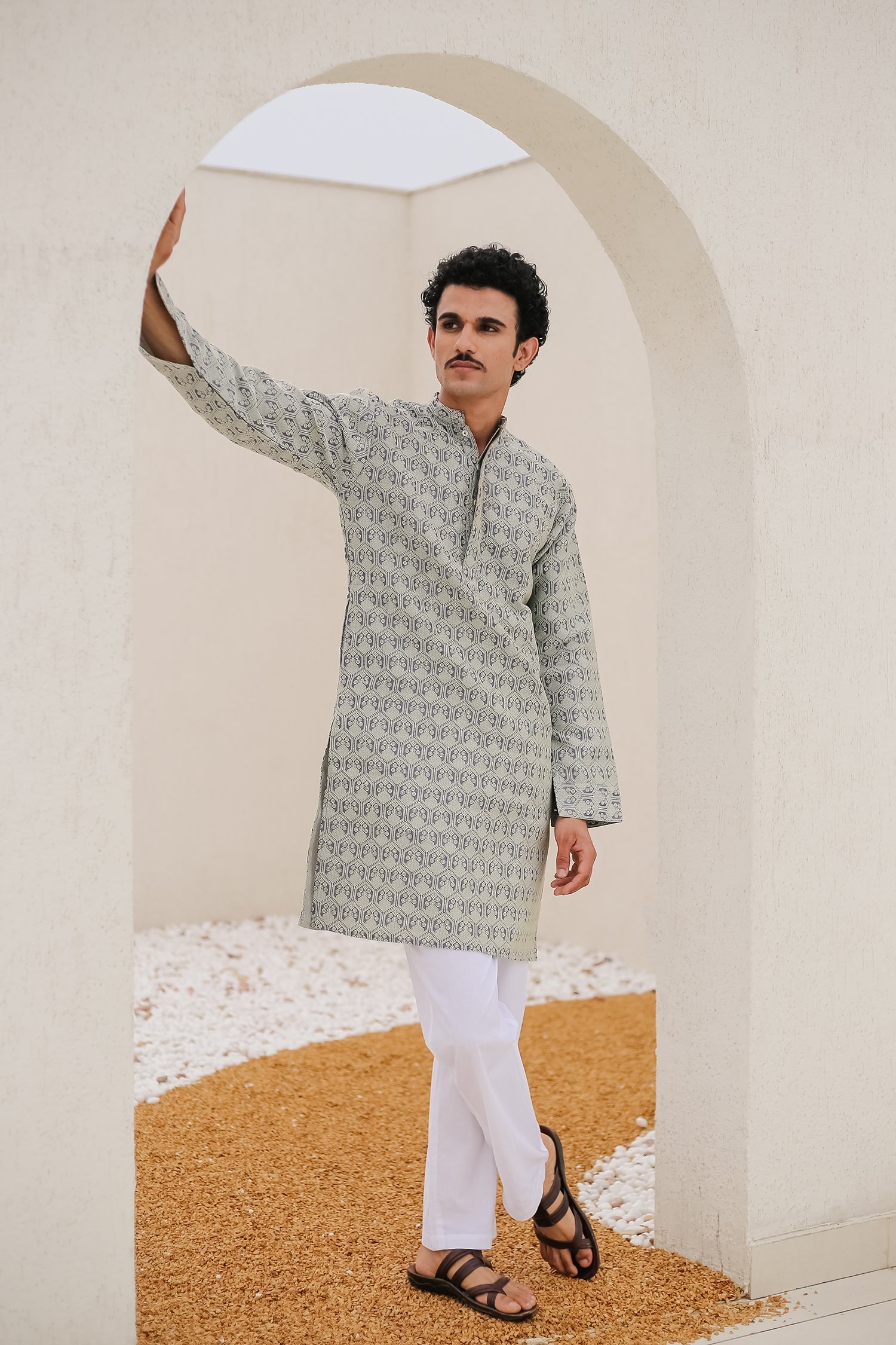 Men's Kurta In Jacquard Self Grey Blue