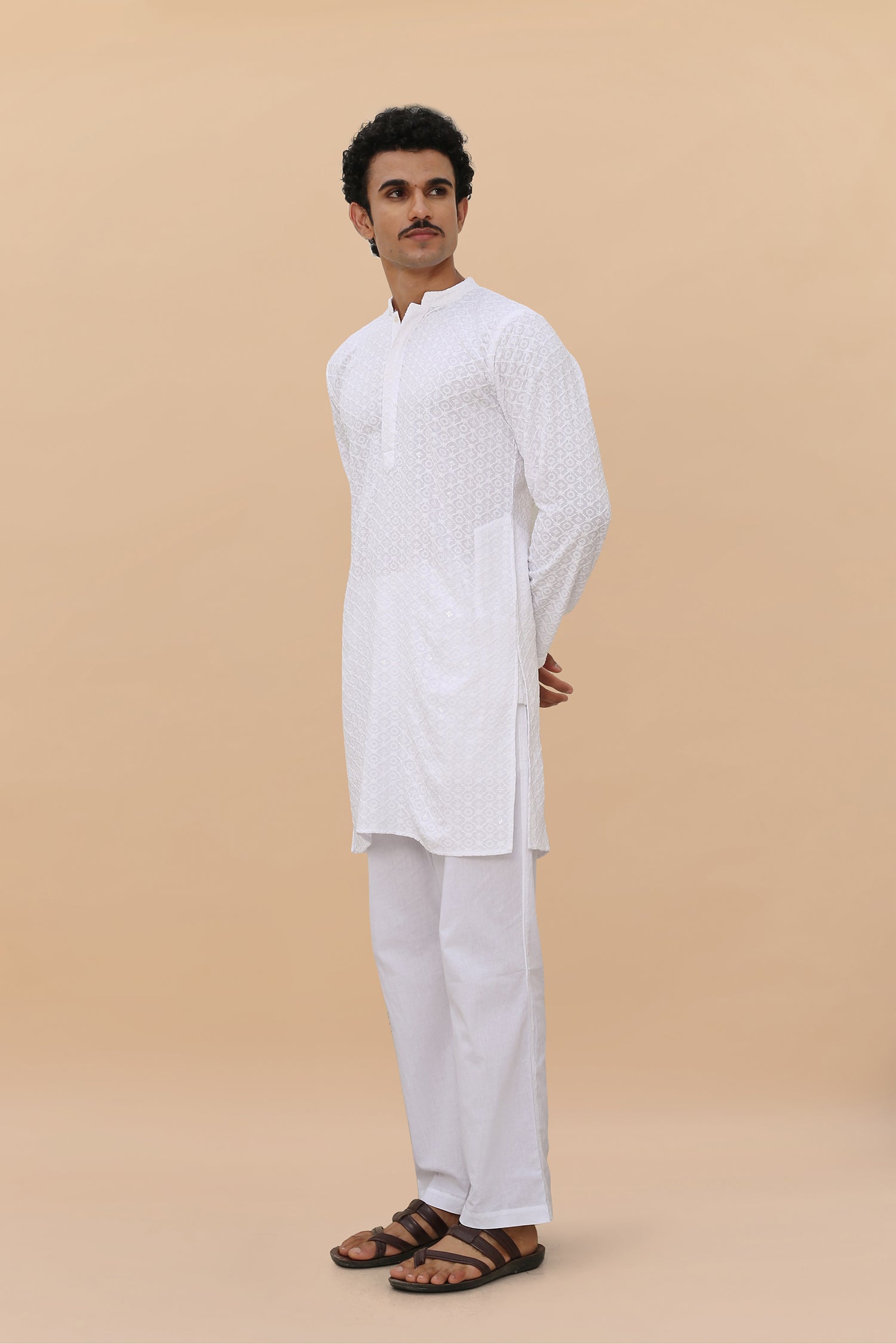 Men's Kurta In Chikankari Rayon - White