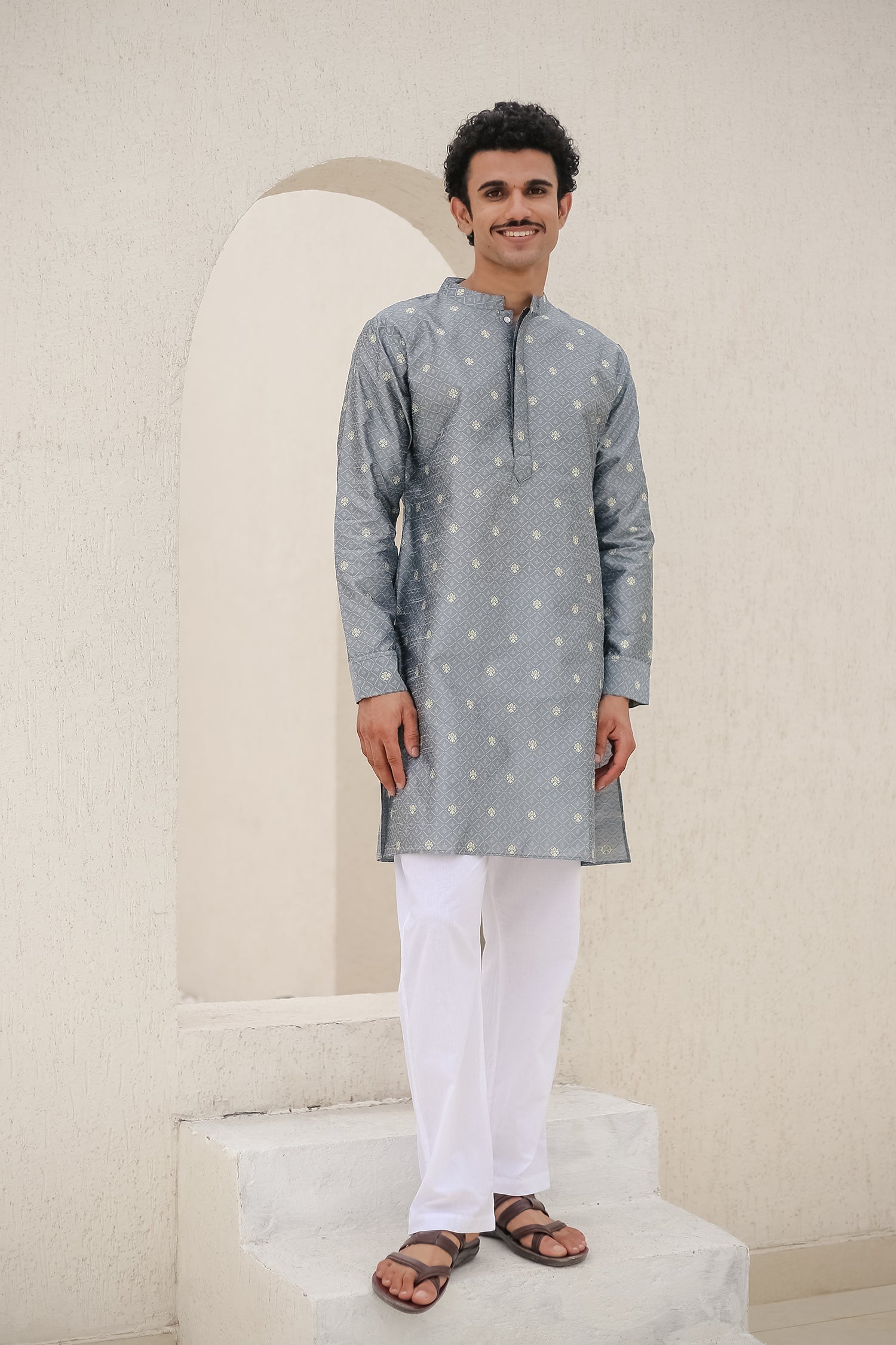 Men's Kurta In Jacquard Self Grey