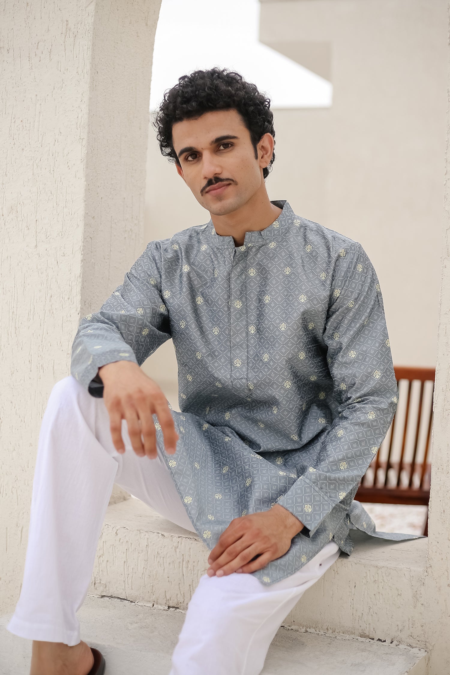 Men's Kurta In Jacquard Self Grey