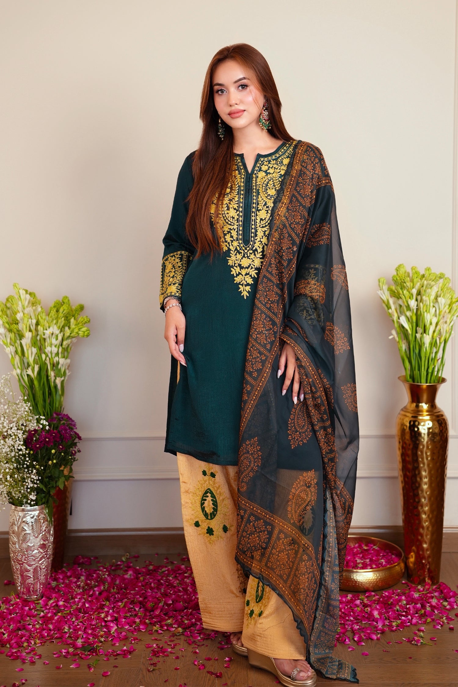 Zaari work in Chinnon Chiffon Embroidered Kurta Set - Green