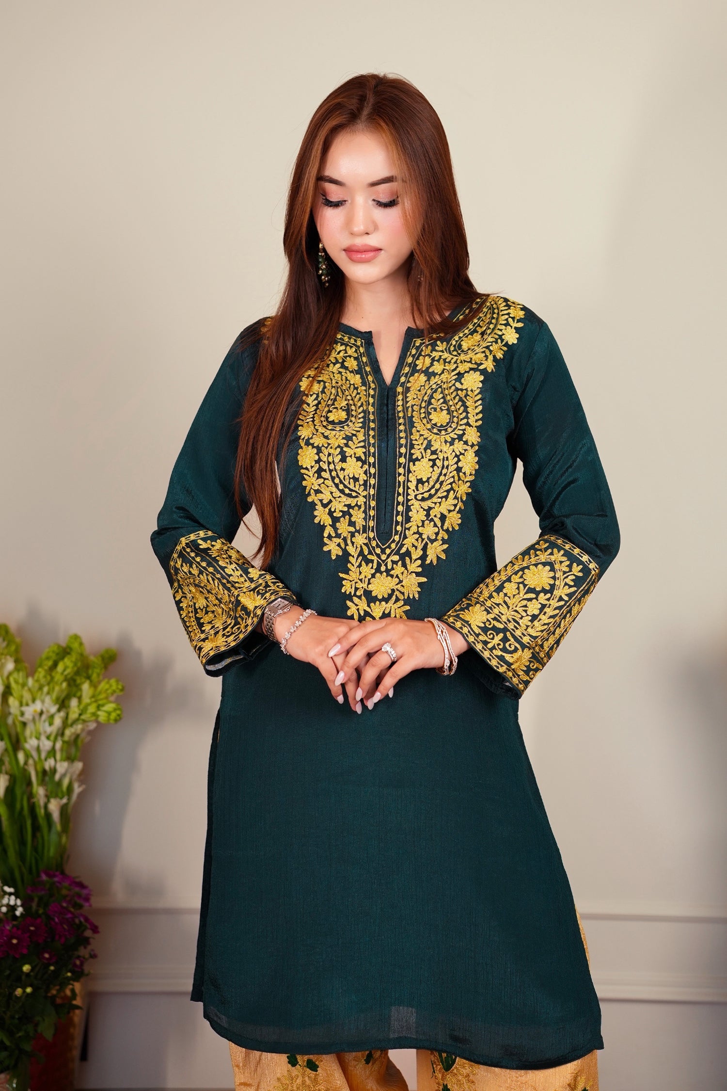 Zaari work in Chinnon Chiffon Embroidered Kurta Set - Green