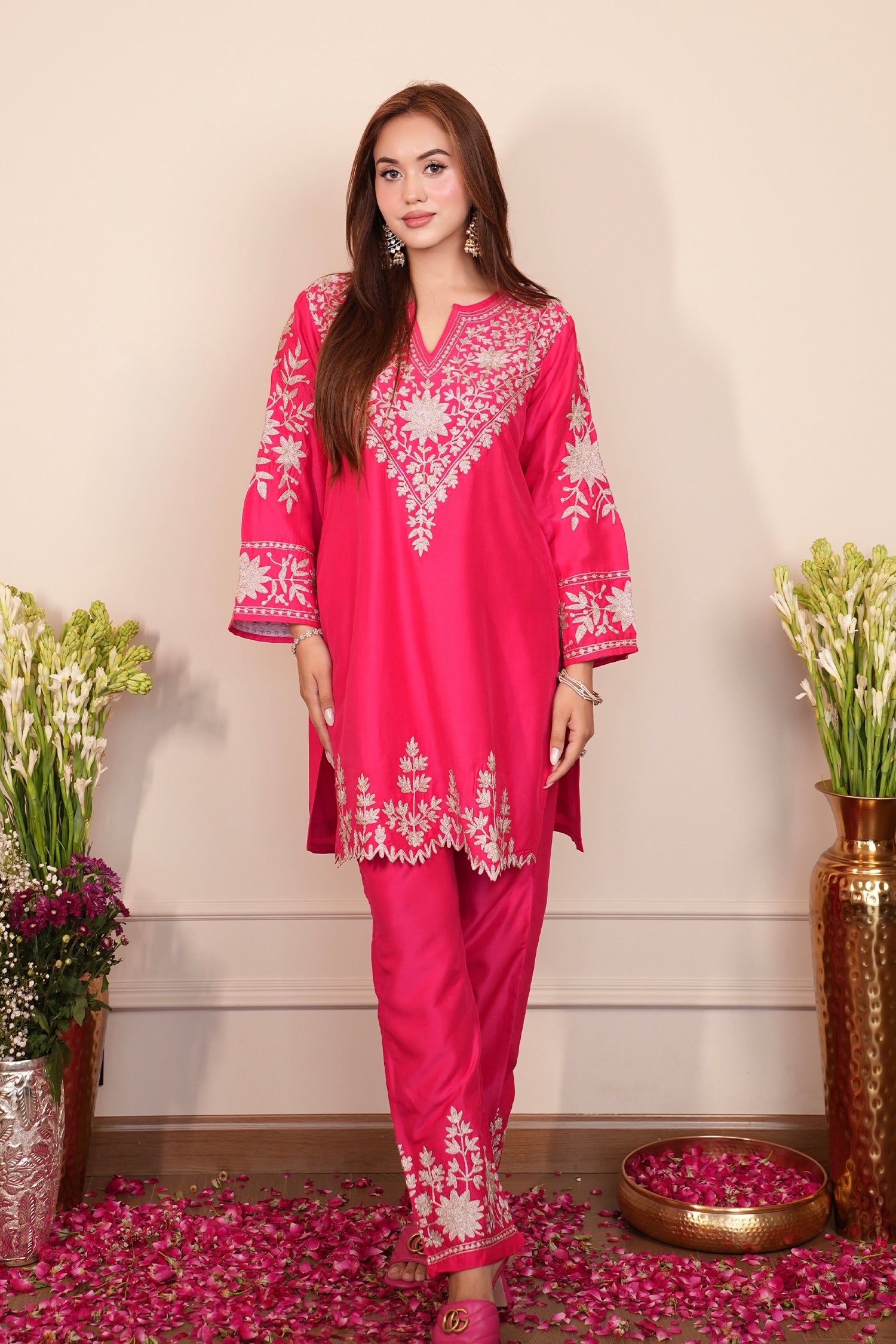 Kashmiri Aari Embroidered Kurta Set in Muslin Silk - Rani Pink