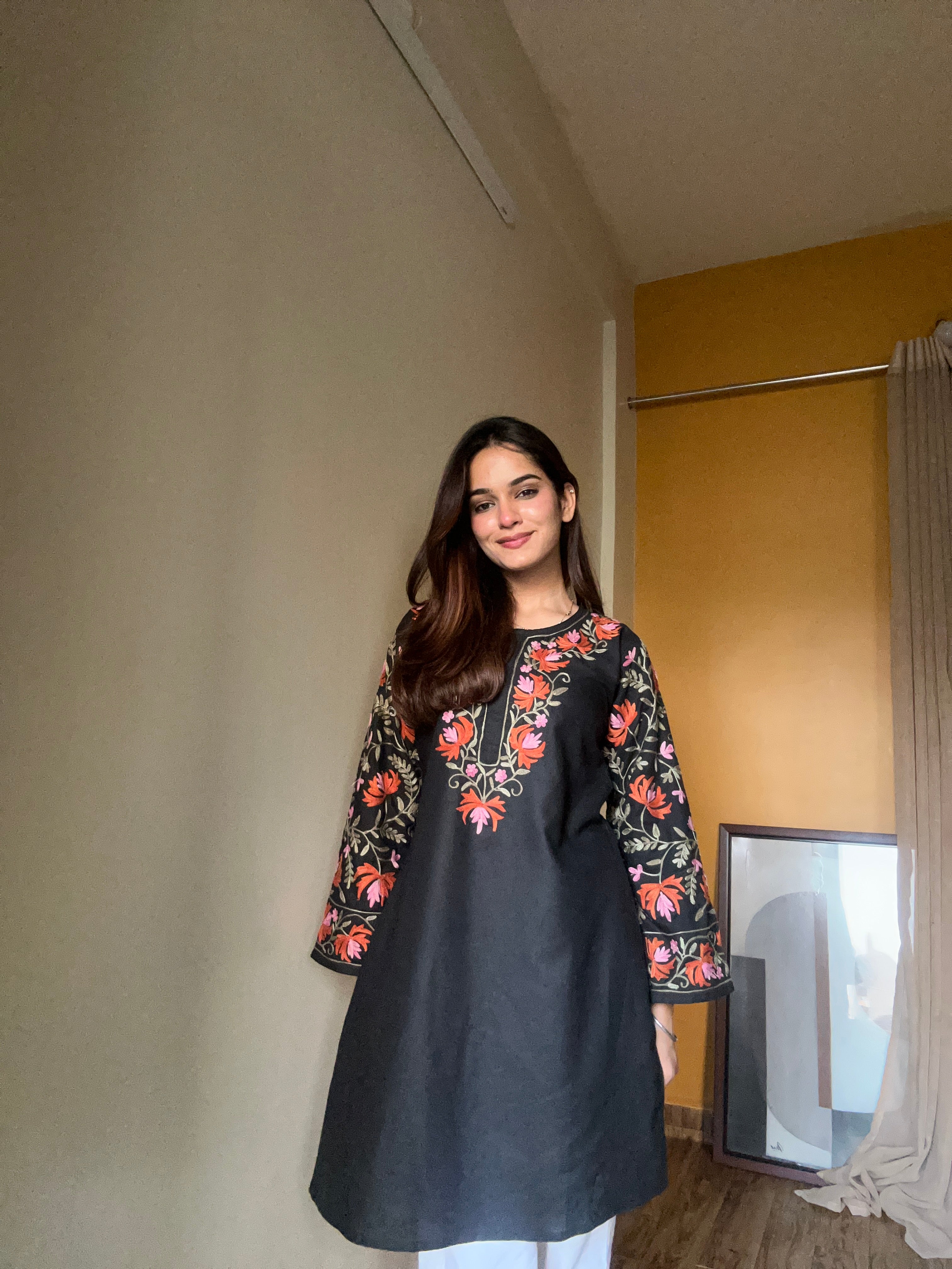 Nidhi in Kashmiri Aari Work Cotton Short Kurta – Black