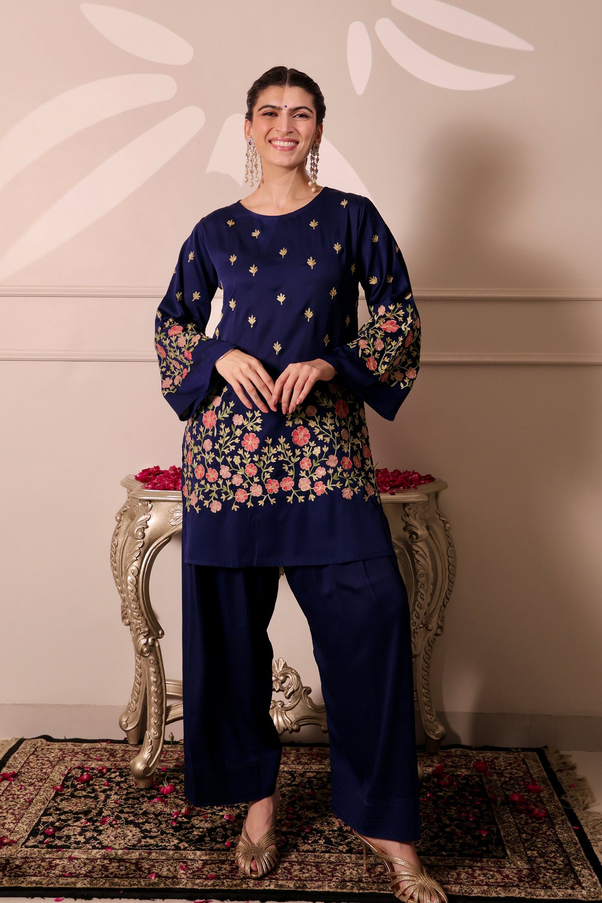Kashmiri Zari Aari Golmol Farsi Kurta Set in Royal Blue