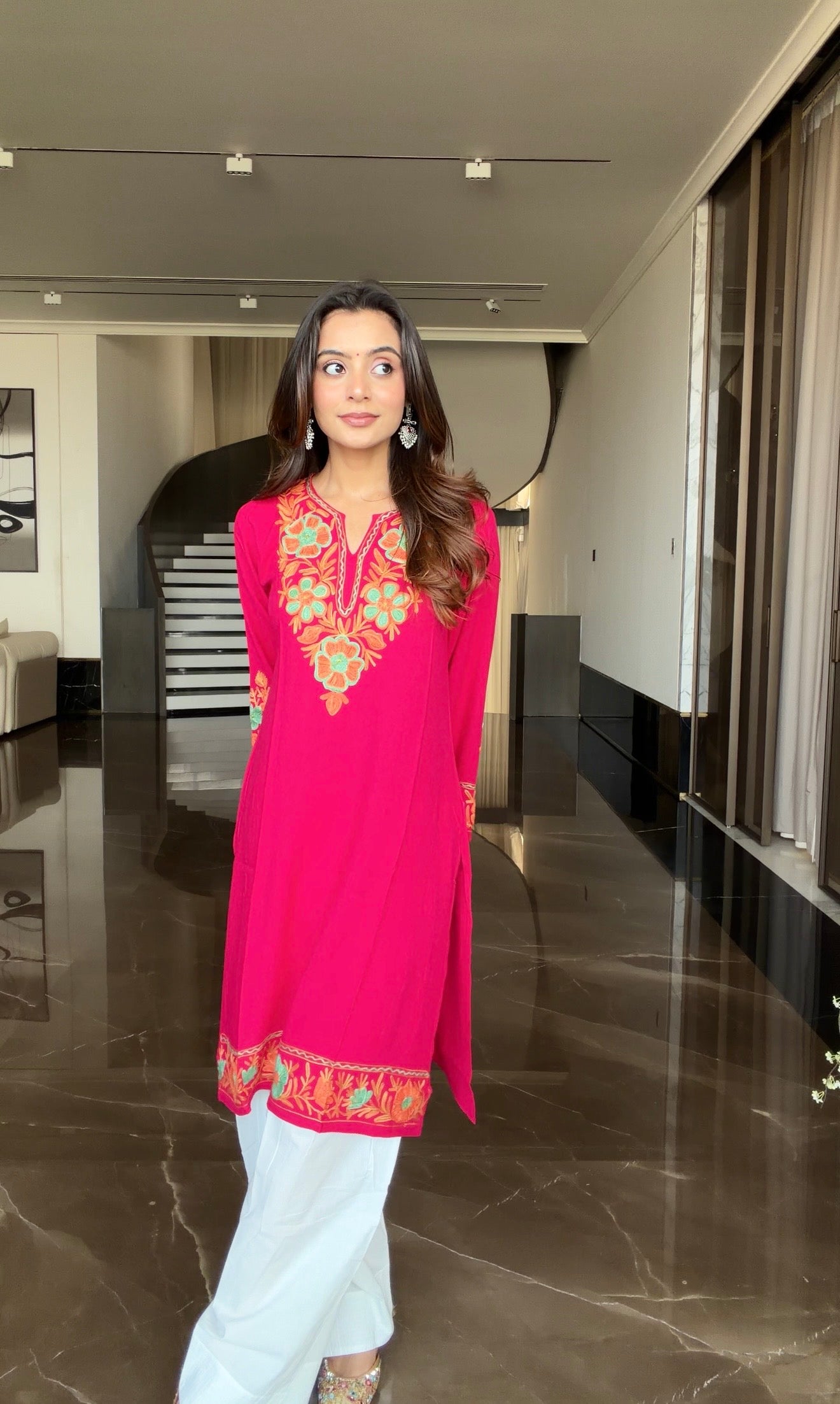 Sonali singh in Kashmiri Aari Embroidered Long Kurta in Rayon - Pink