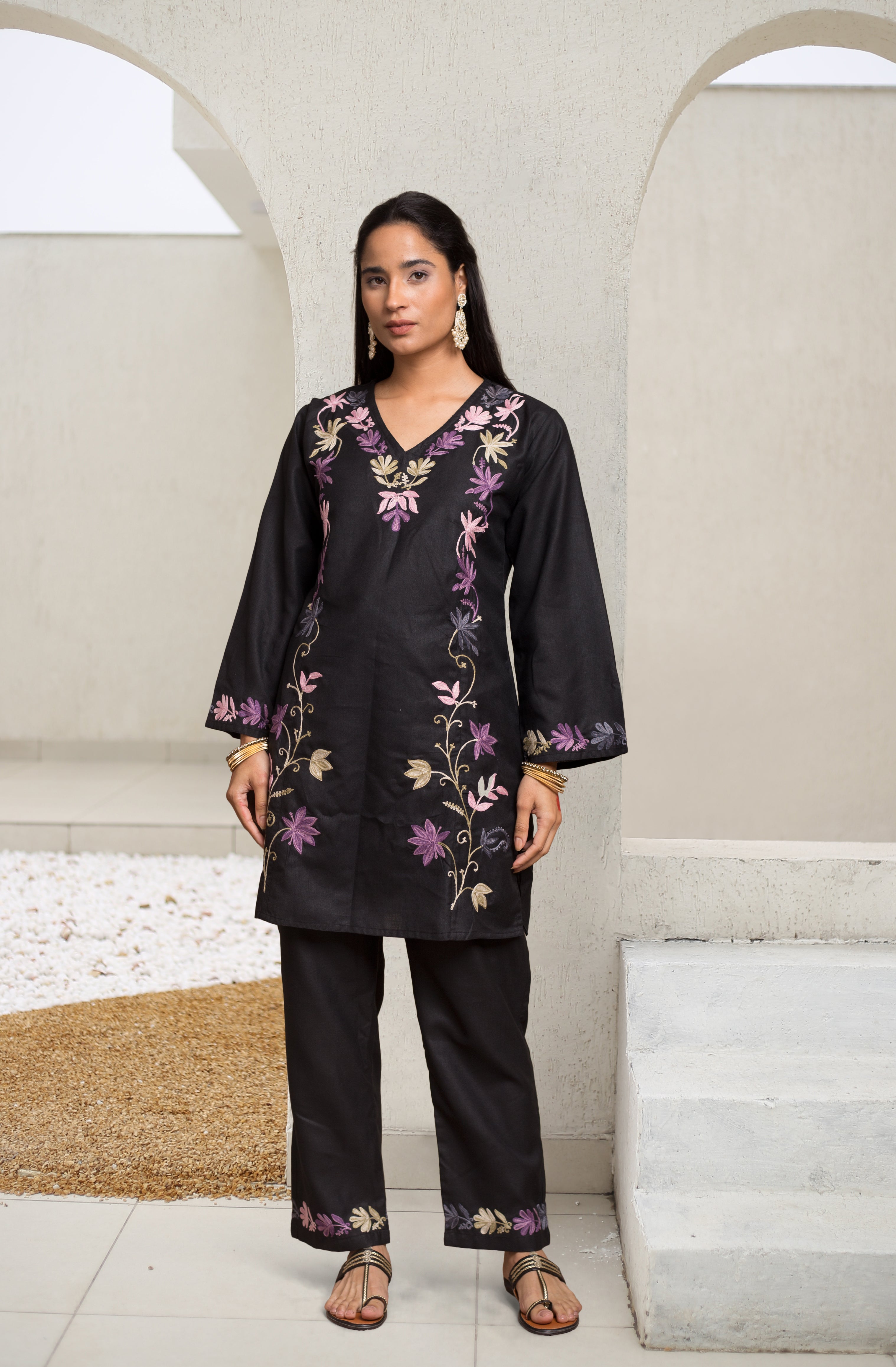 Falak Kashmiri Kurta Set - Black
