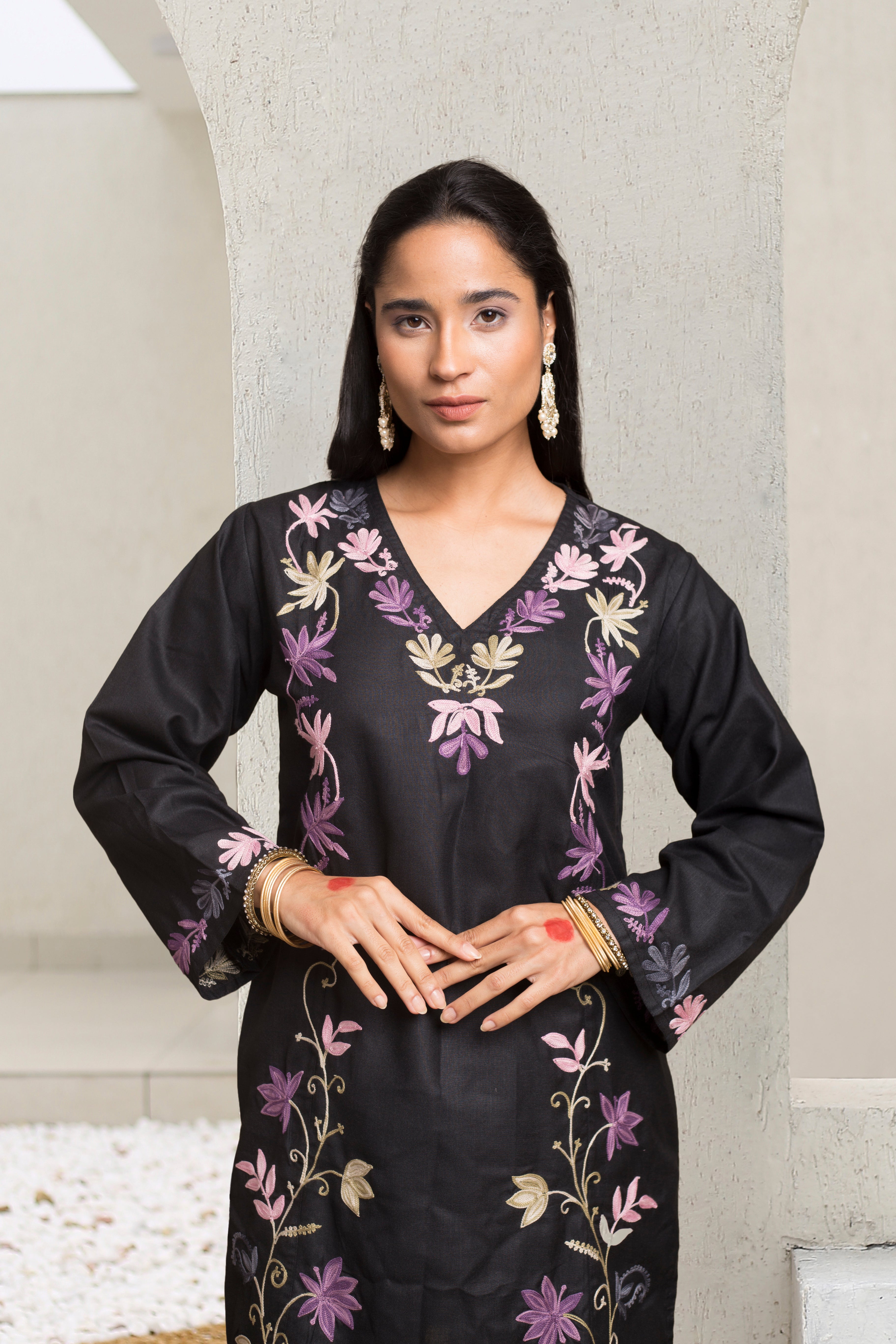 Falak Kashmiri Kurta Set - Black