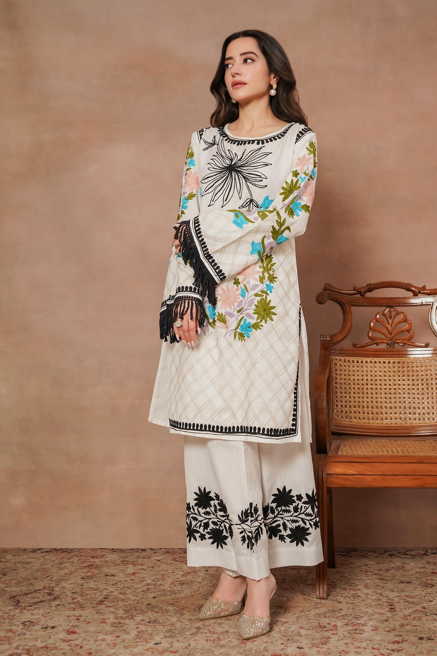 Komal x HOK Falak Kashmiri Kurta Set - White