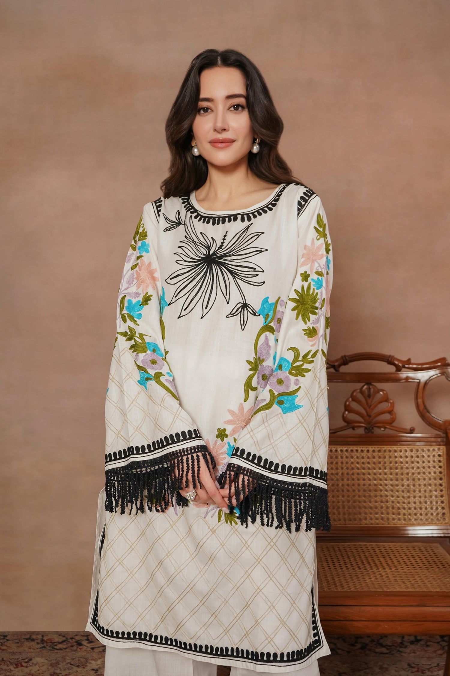 Komal x HOK Falak Kashmiri Kurta Set - White