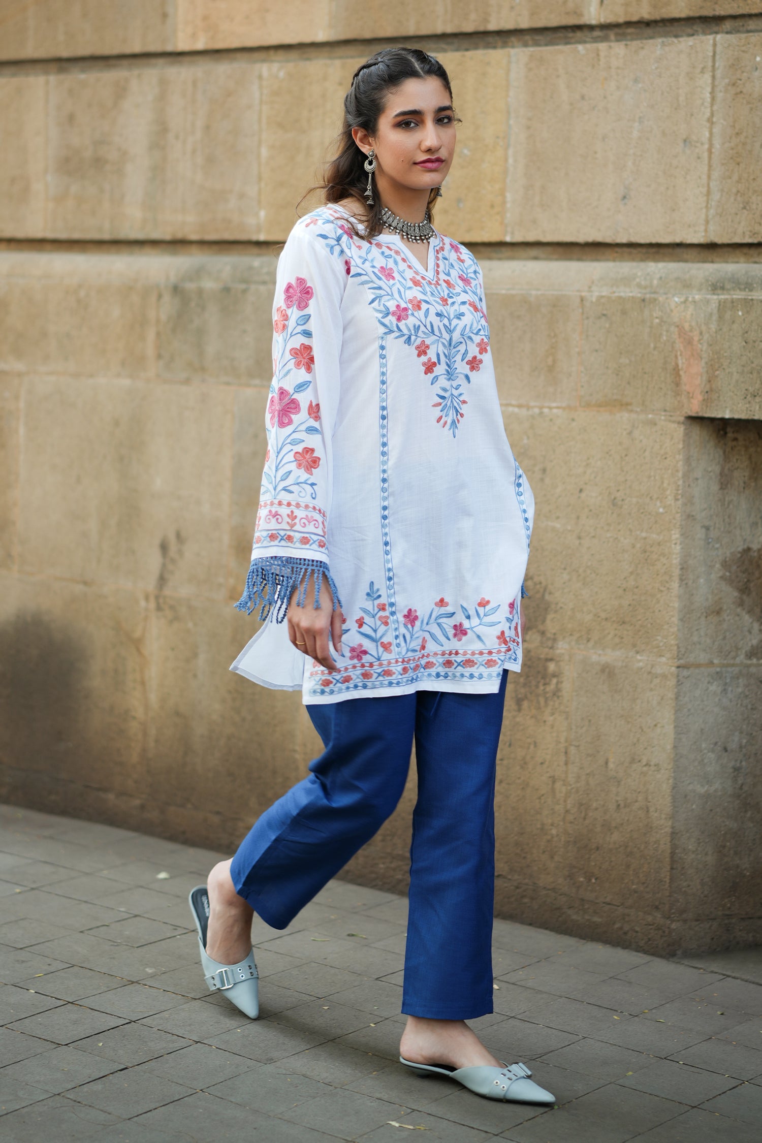 Cotton Kashmiri Aari Embroidered Kurta - White With Blue