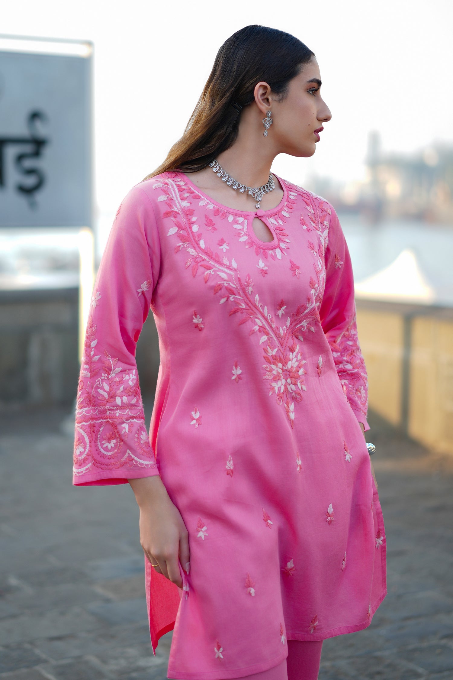Chikankari Embroidered Kurta Set With Straight Pants in Cotton – Blush Pink