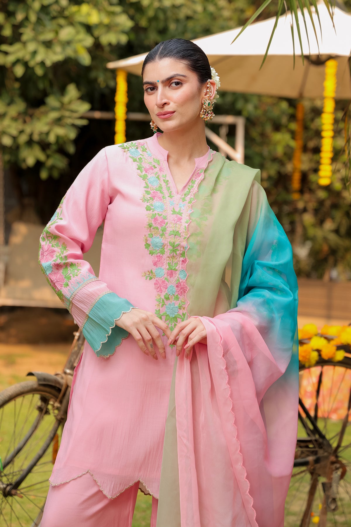Kashmiri Zari Aari Mul Chanderi Farsi Kurta Set in Light Pink