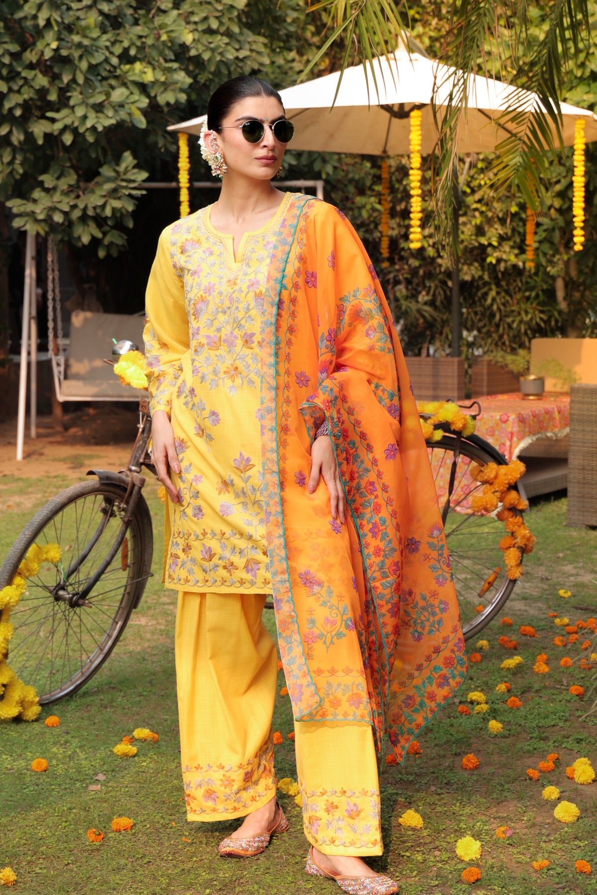 Kashmiri Aari Ruby Cotton Farsi Kurta Set in Bright Yellow