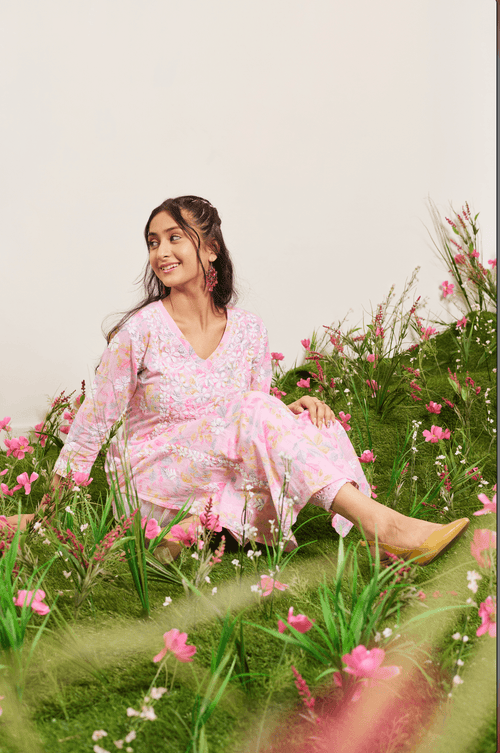 Samma Chikankari Long Kurta in Mul Cotton for Women- Baby Pink - House Of Kari (Chikankari Clothing)