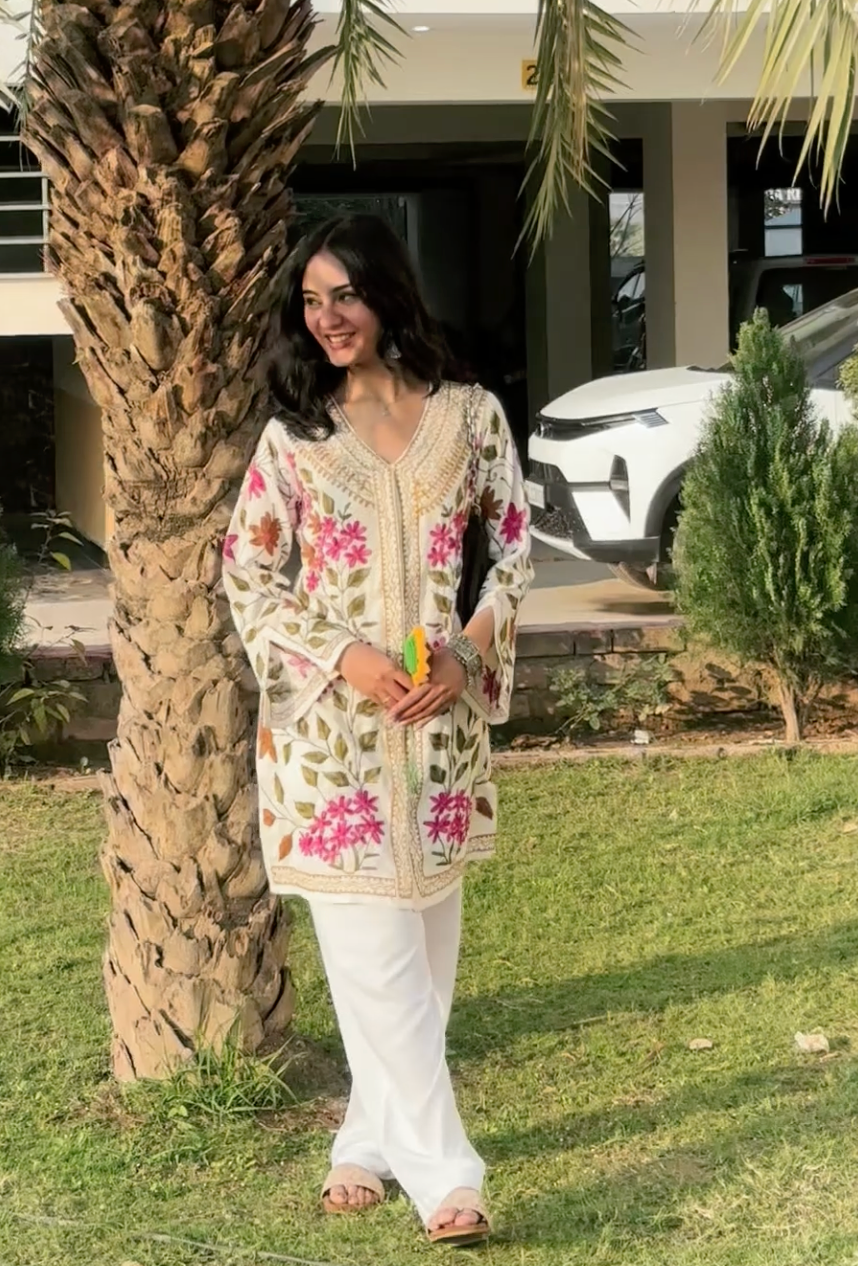 Khushbu in Cotton Kashmiri Aari Embroidered Jacket – Off White