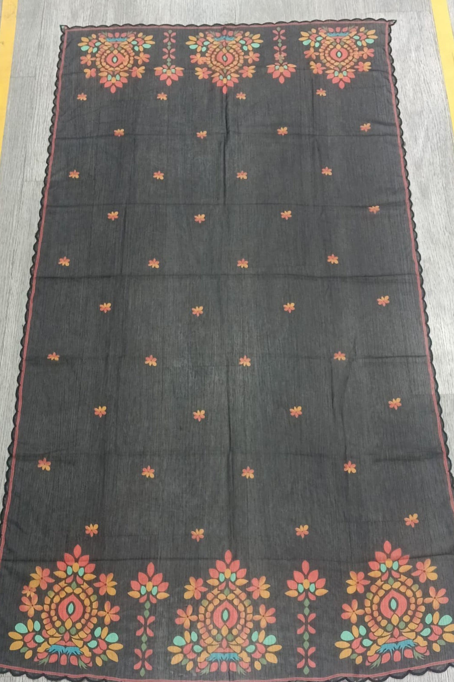 HK_LP51MultiDupatta/WhatsApp-Image-2026-04-22-at-15.16.15-(1).jpg