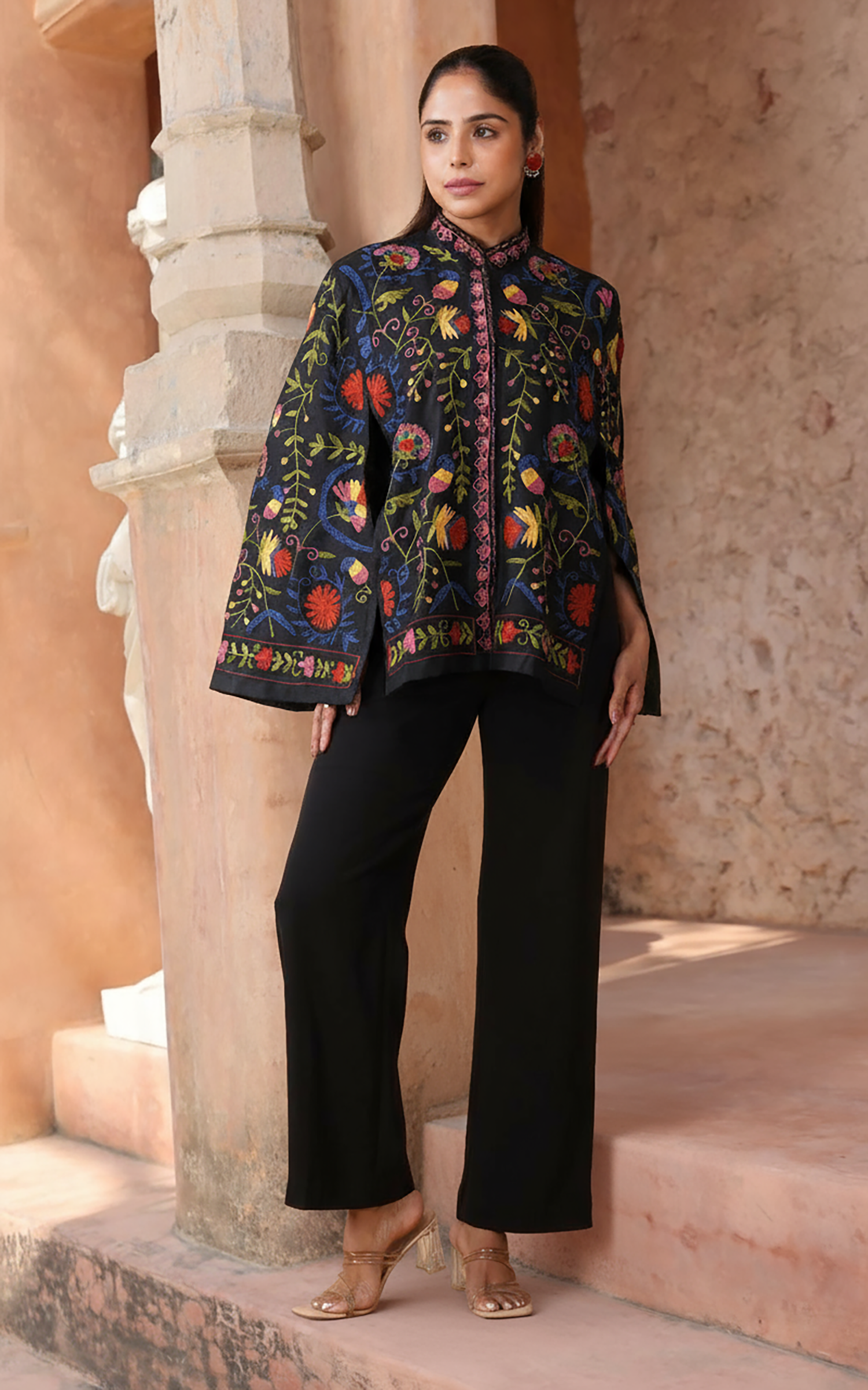 Woolen Kashmiri Aari Cape – Black Multi-Colour