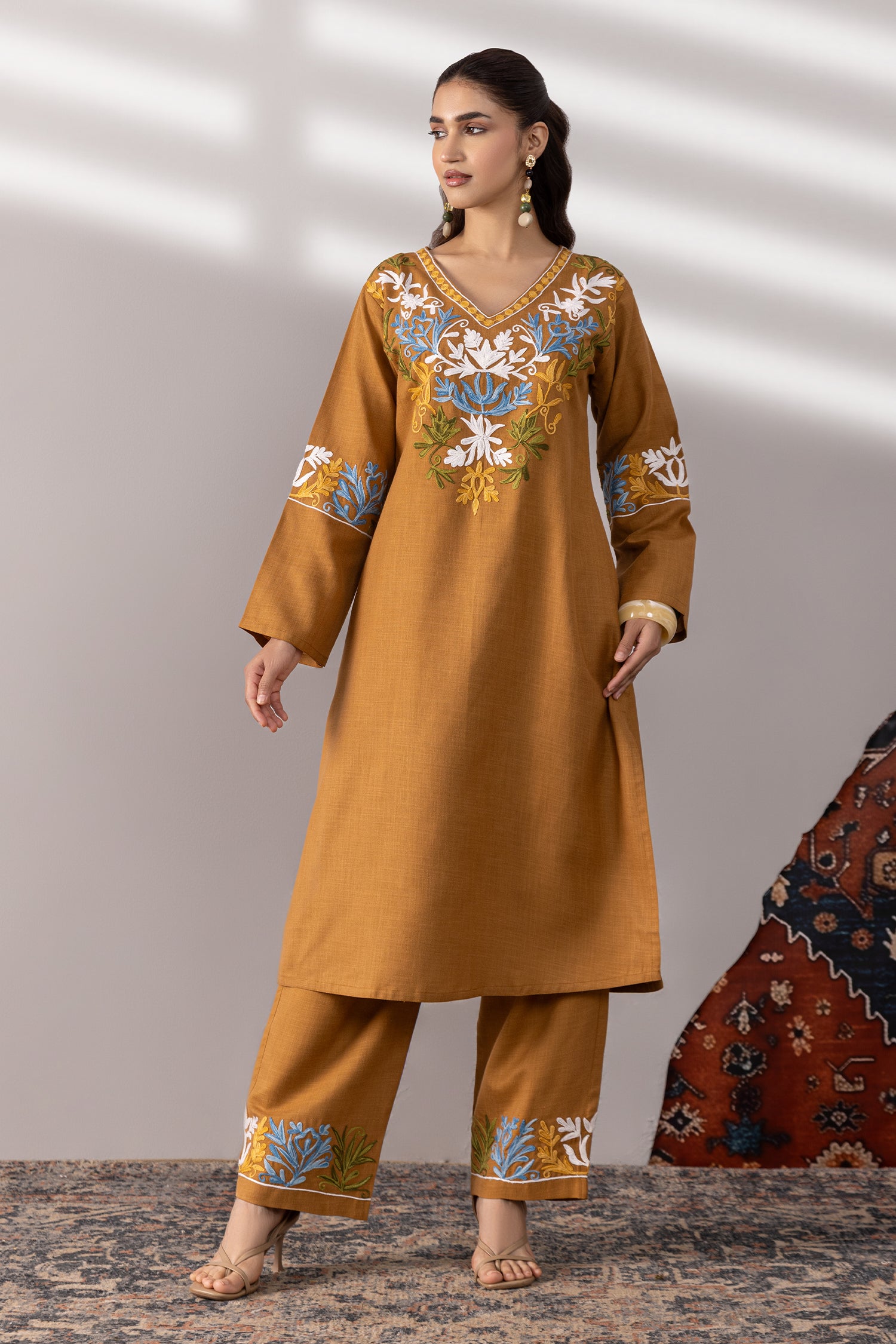 Cotton Kashmiri Aari Kurta Set - Brown