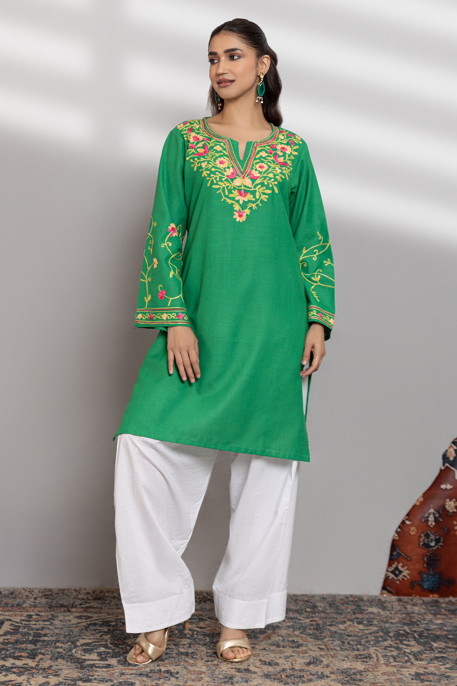 Cotton Kurta in Kashmiri Aari - Green