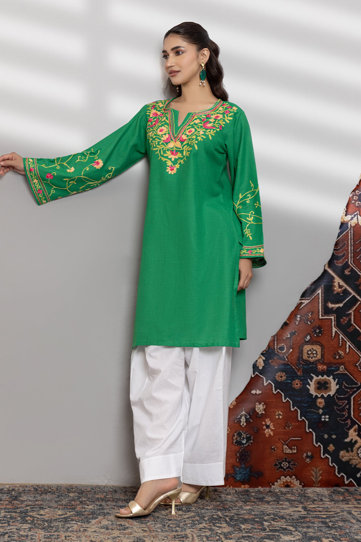 Cotton Kurta in Kashmiri Aari - Green