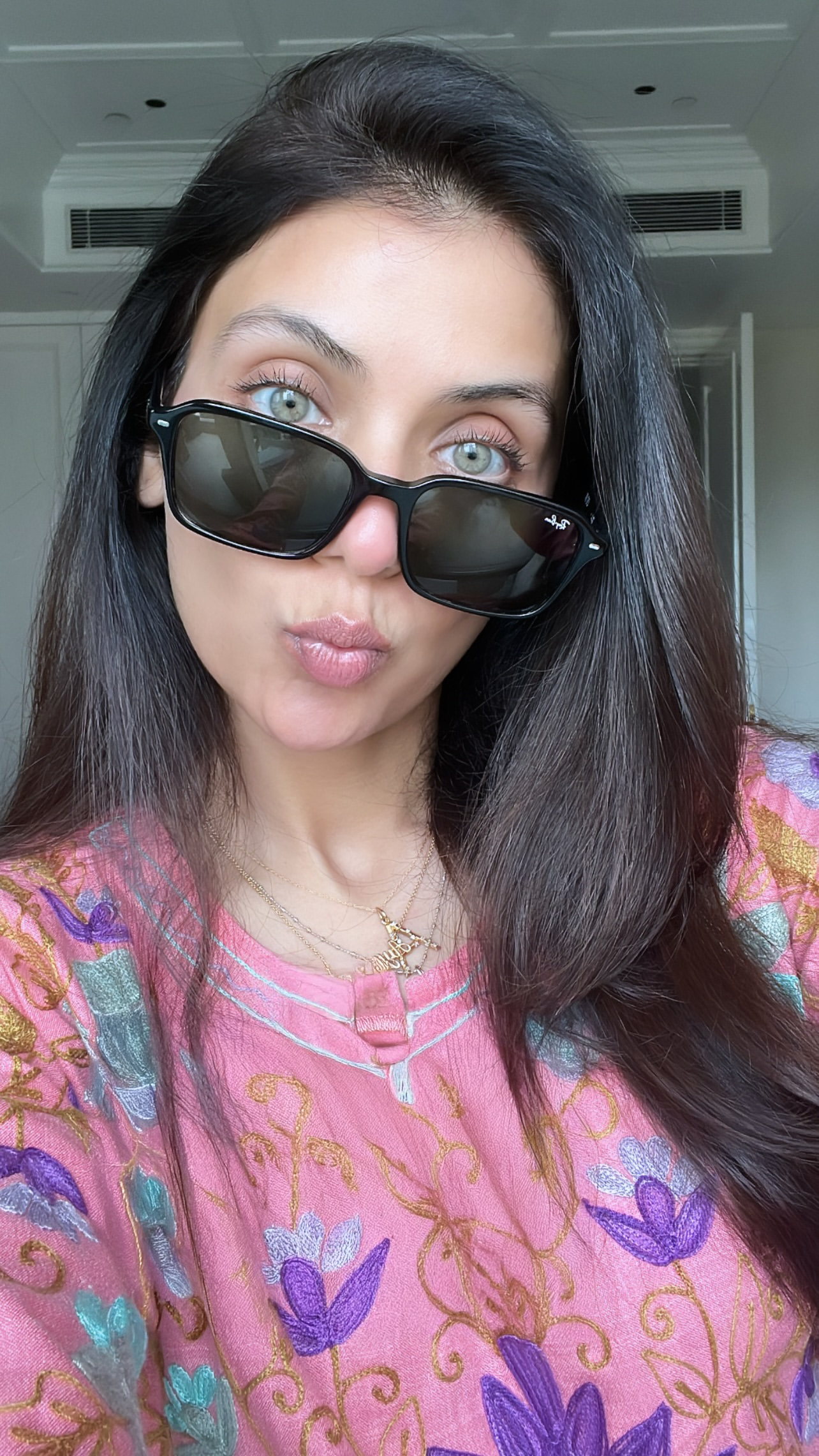 Nriti in Kashmiri Aari Work Cotton Medium Kurta – Peach