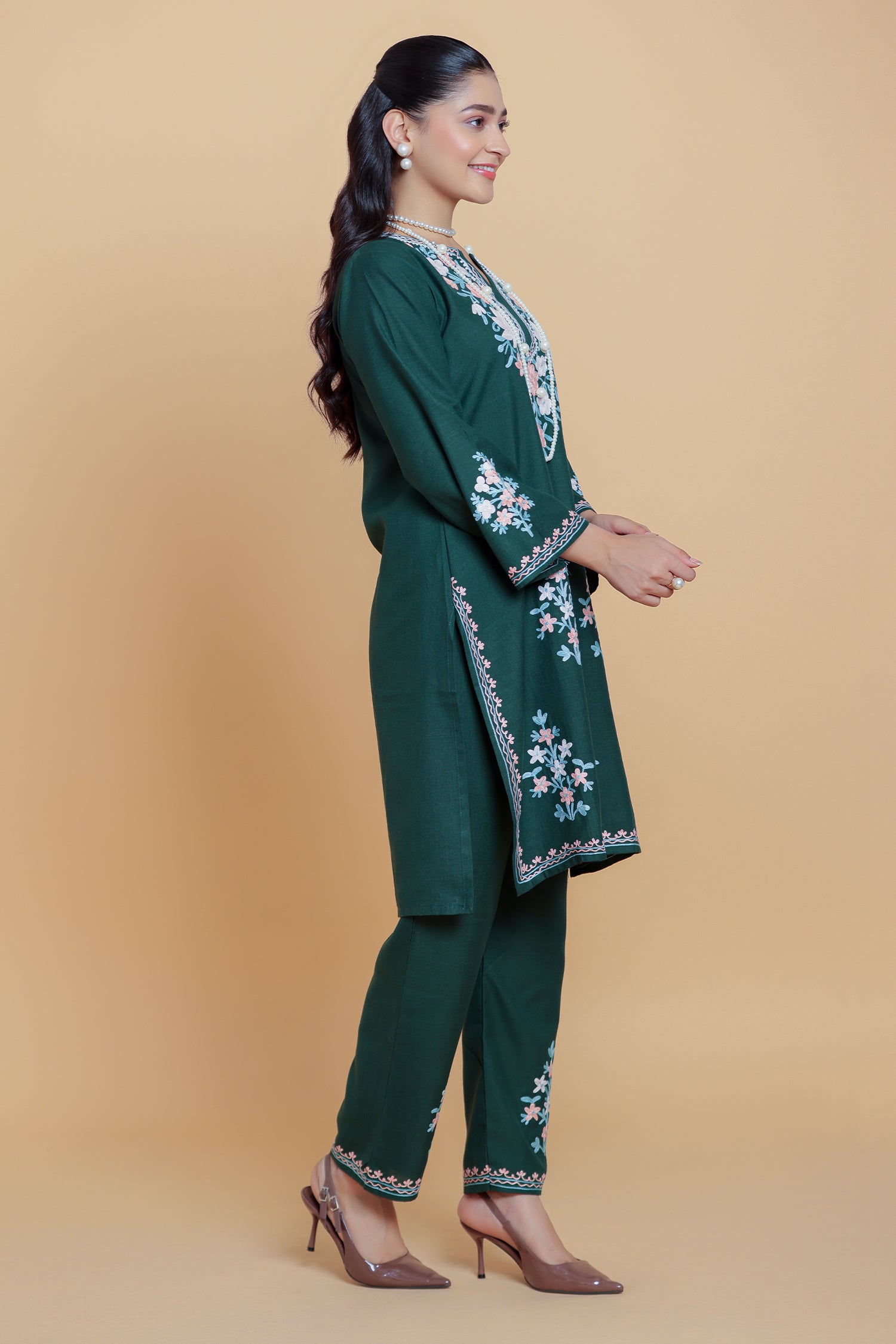 Cotton Kurta Set in Kashmiri Aari - Green