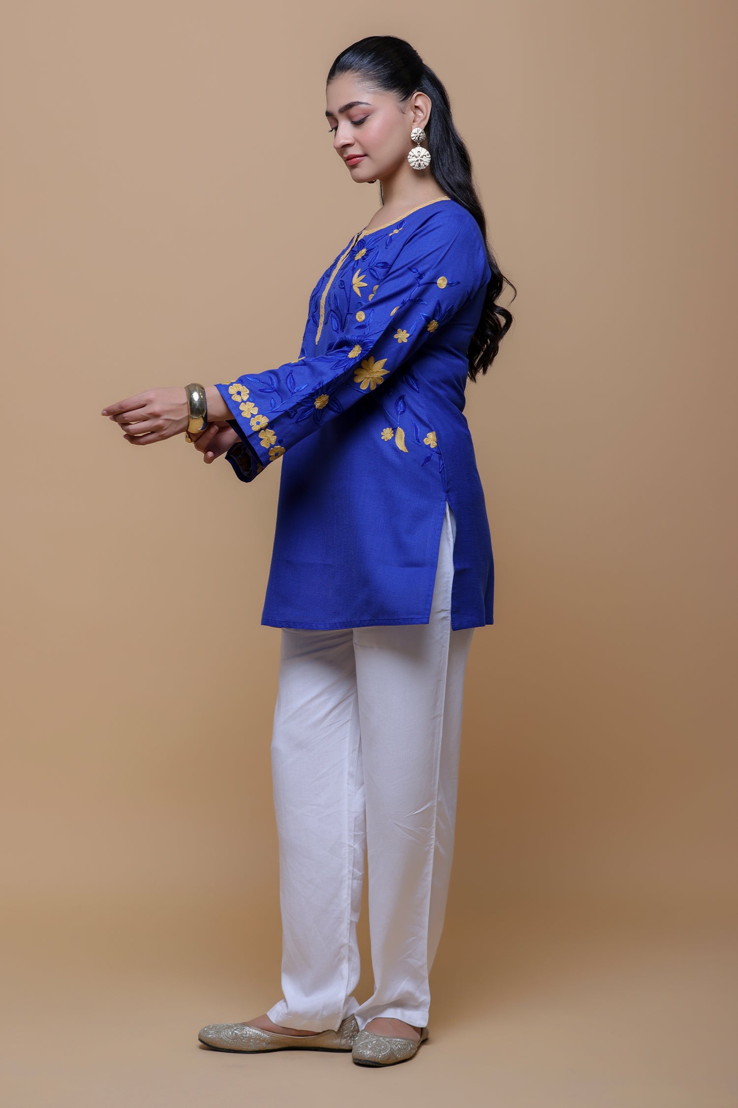 Cotton Kashmiri Aari Kurta - Blue
