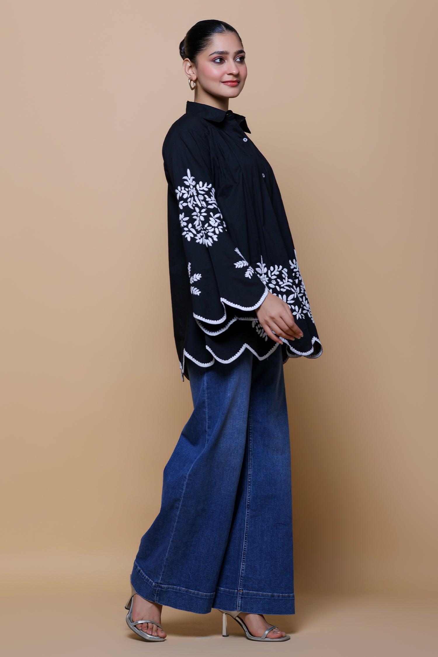 Anureet In Cotton Chikankari Shirt - Black