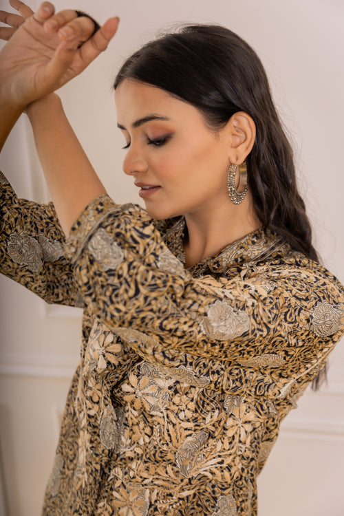 Load image into Gallery viewer, Fizaa Black and Golden Polysilk Print Set with Beige Hand Embroidery

