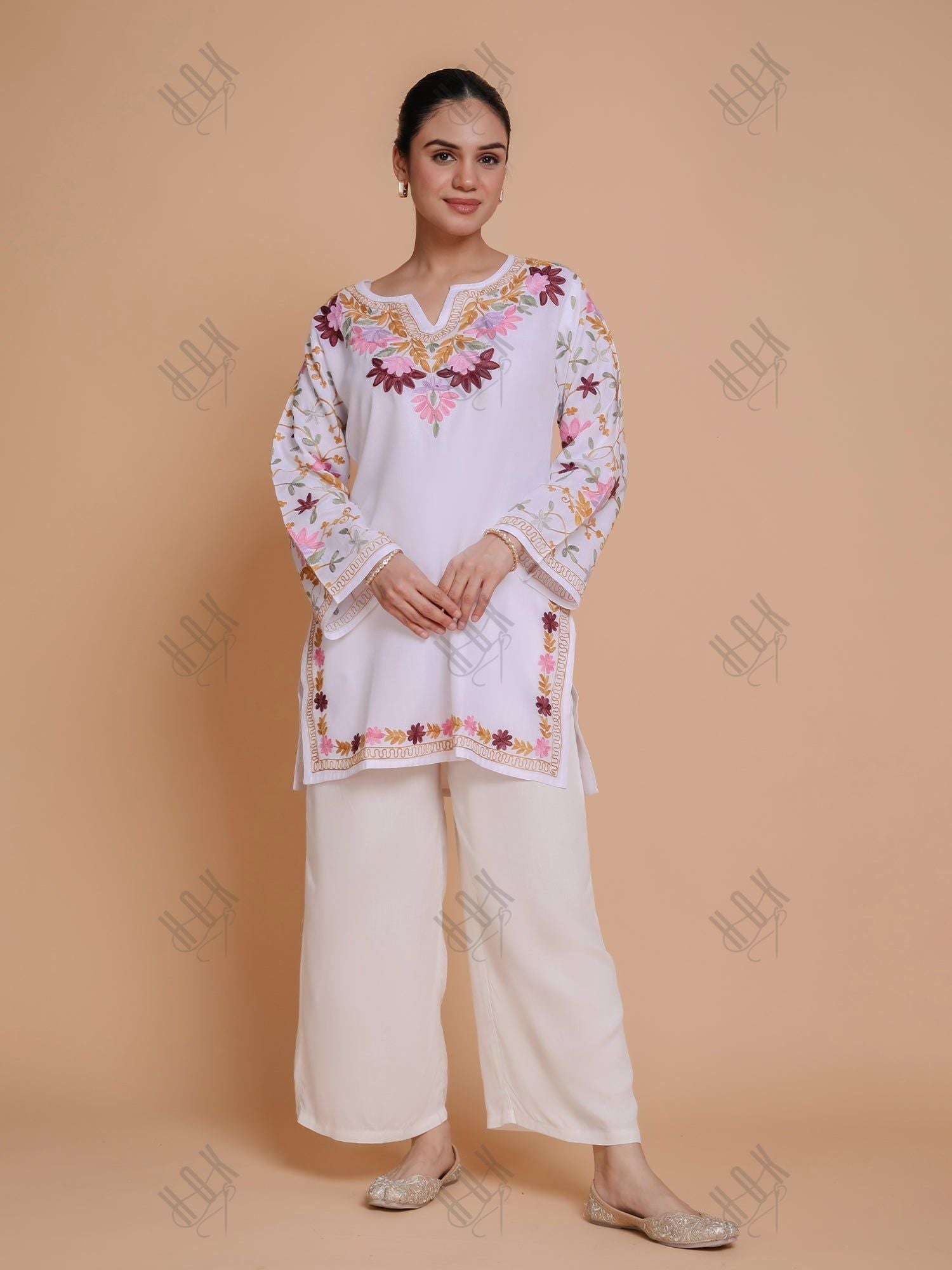 Falak Kashmiri Short Kurta - White