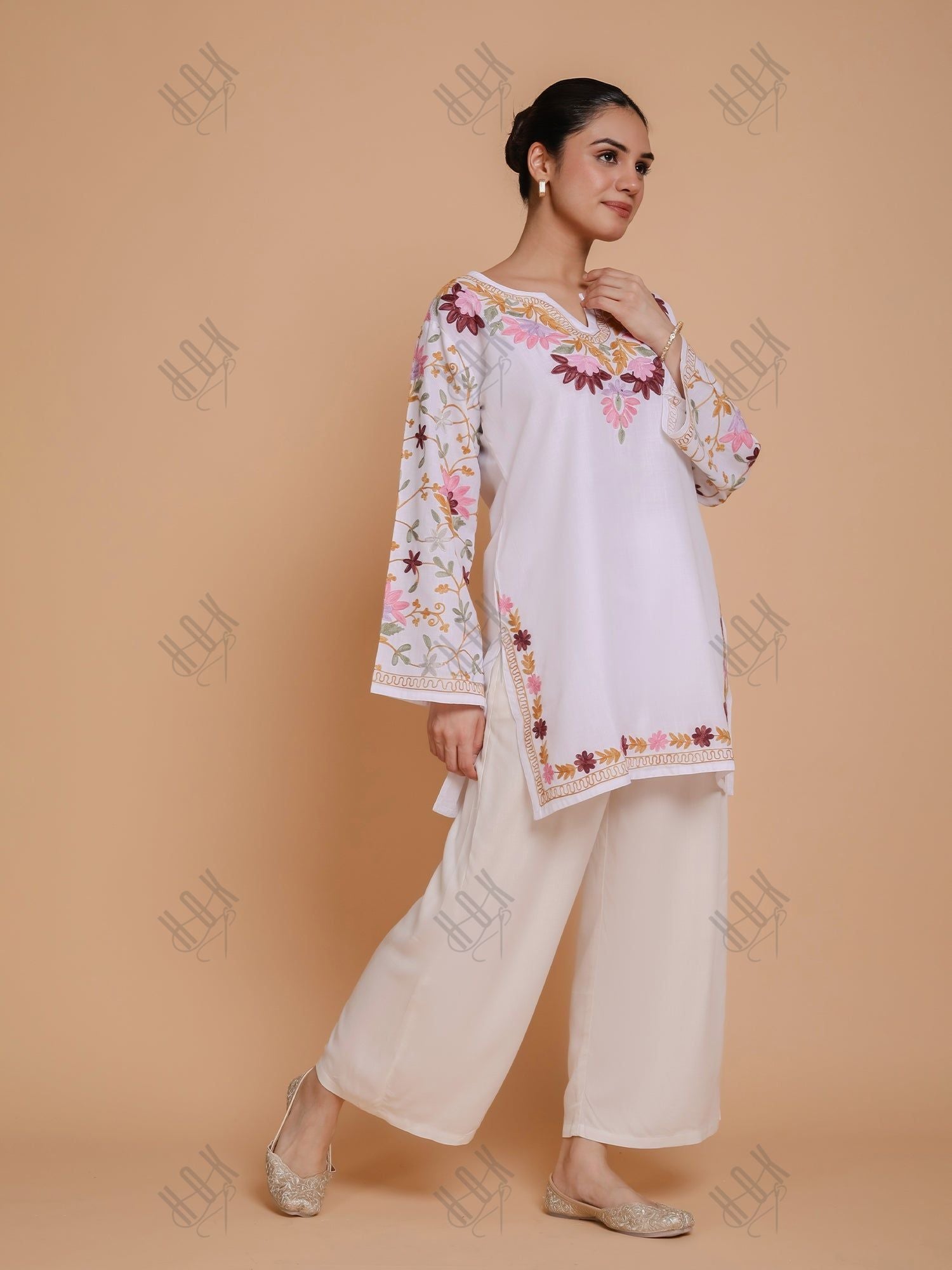 Falak Kashmiri Short Kurta - White