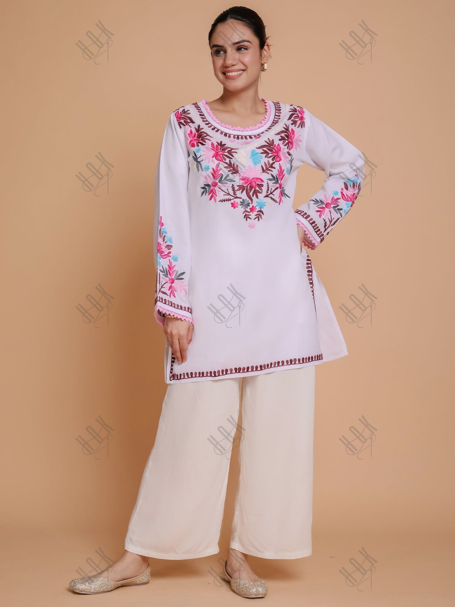 Falak Kashmiri Short Kurta - White