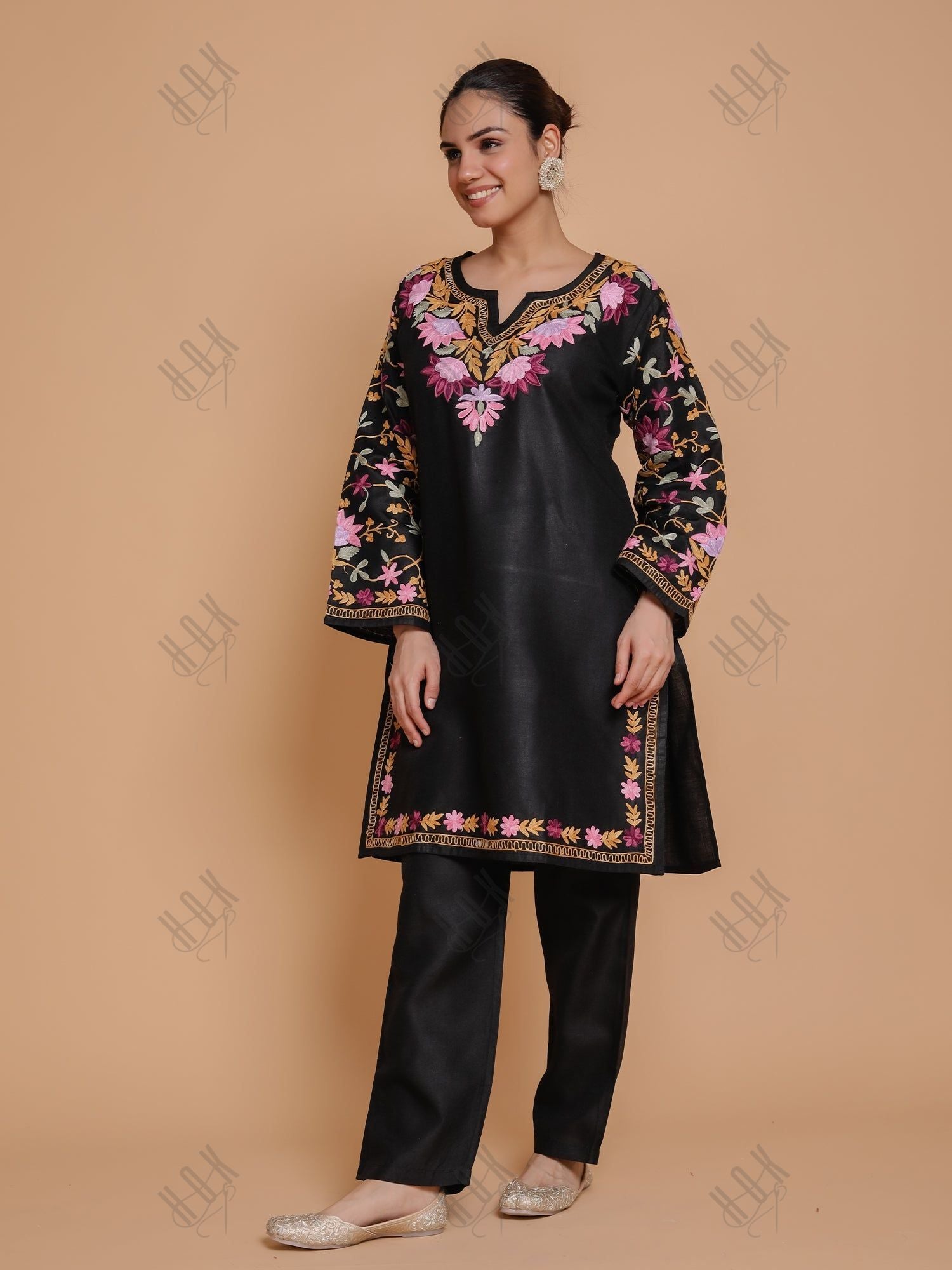 Falak Kashmiri Kurta Set - Black