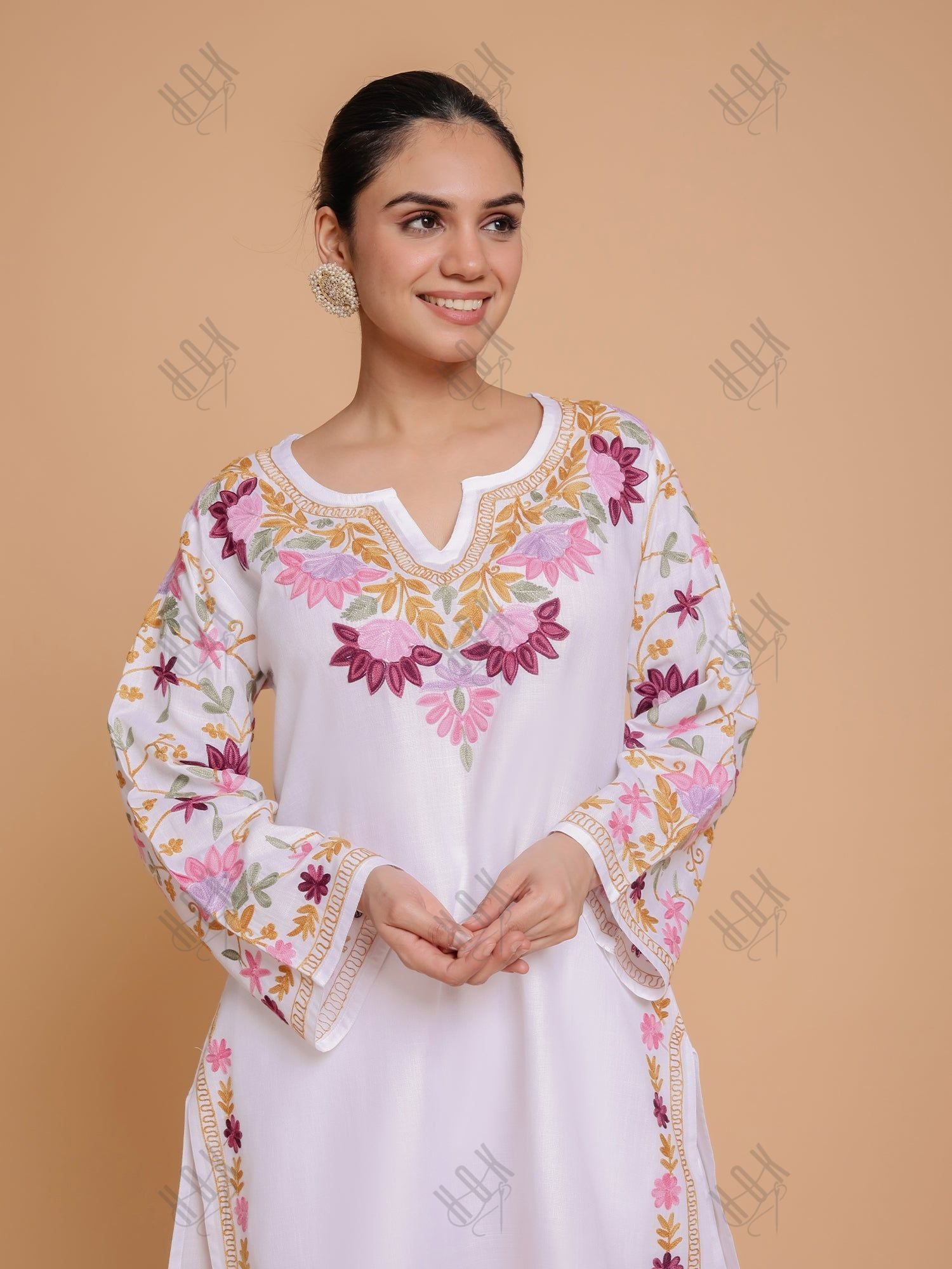 Falak Kashmiri Kurta Set - White