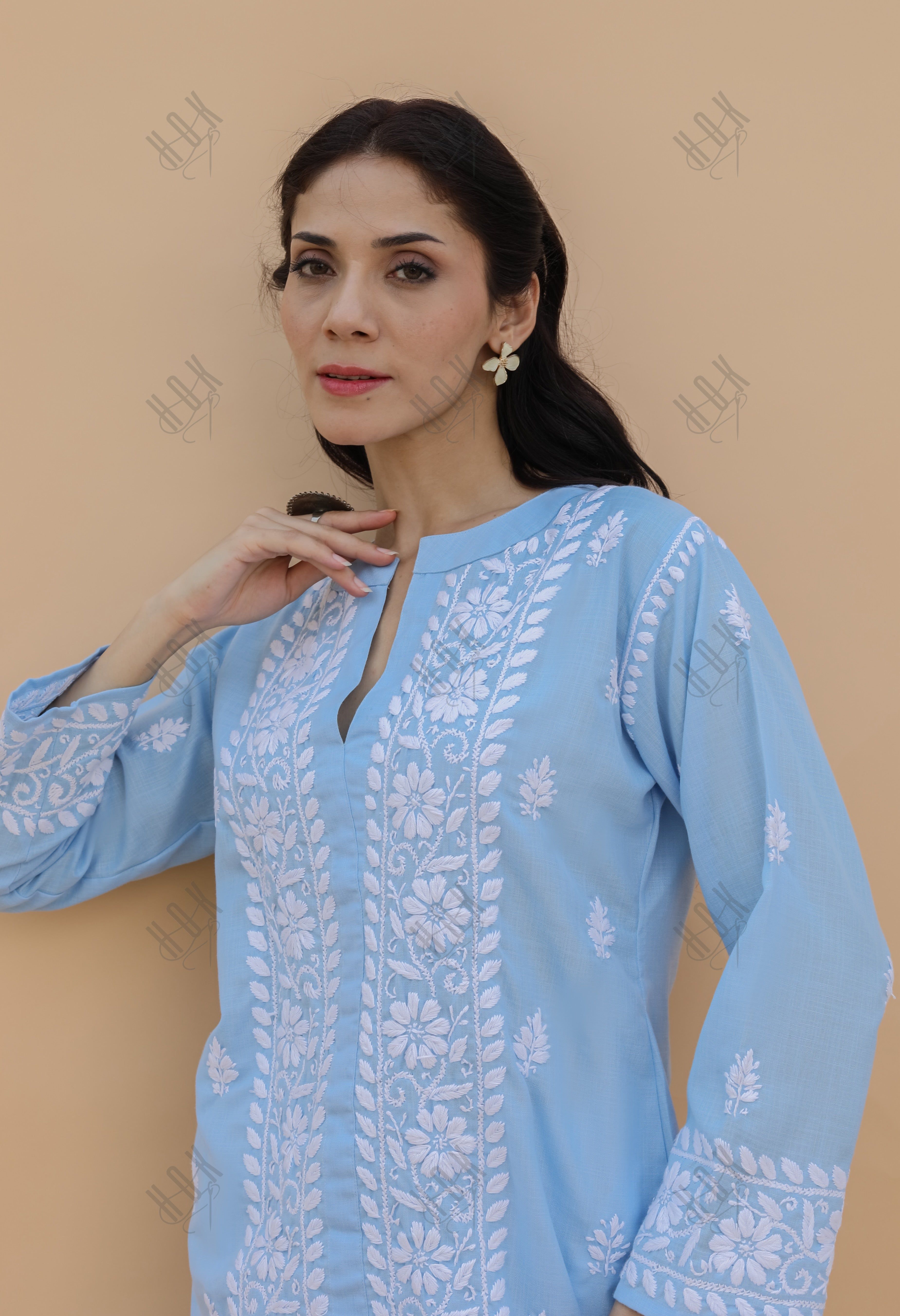 Saba Chikankari Short kurta in Slub cotton - Powder Blue